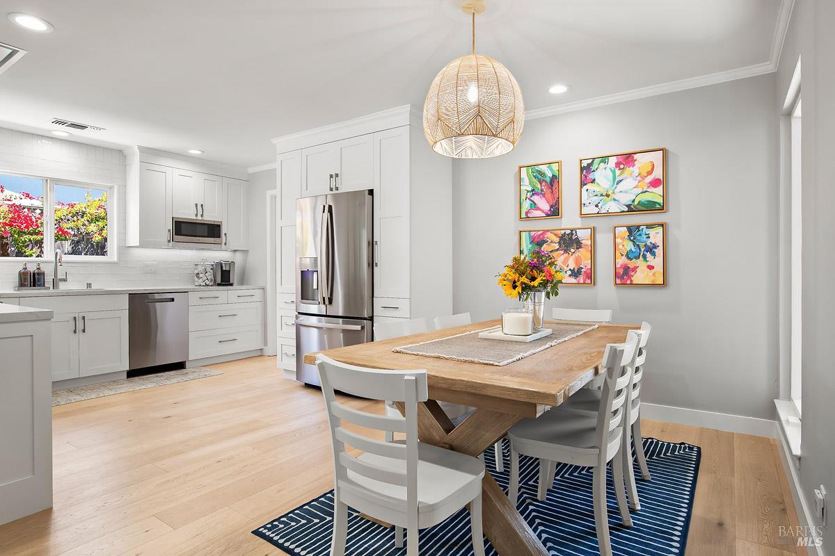 Detail Gallery Image 7 of 44 For 145 San Carlos Way, Novato,  CA 94945 - 4 Beds | 2 Baths