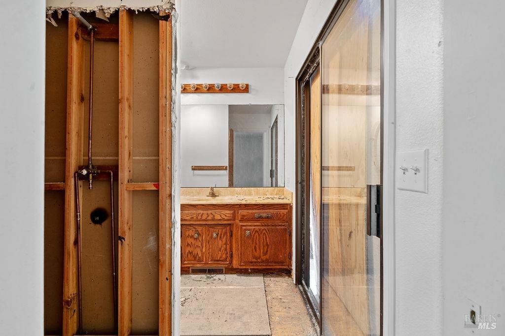 Detail Gallery Image 10 of 43 For 3500 Mount Veeder Rd, Napa,  CA 94558 - 3 Beds | 2 Baths