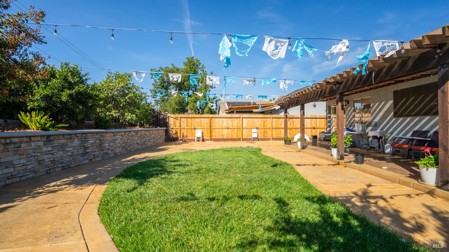 Detail Gallery Image 26 of 29 For 571 Greenwood Dr, Vacaville,  CA 95687 - 4 Beds | 2 Baths