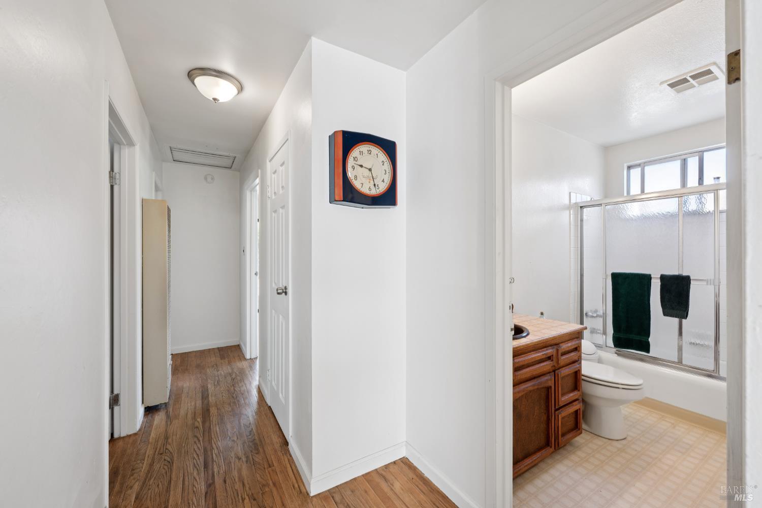 Detail Gallery Image 19 of 54 For 709 W 8th St, Santa Rosa,  CA 95401 - 3 Beds | 2 Baths