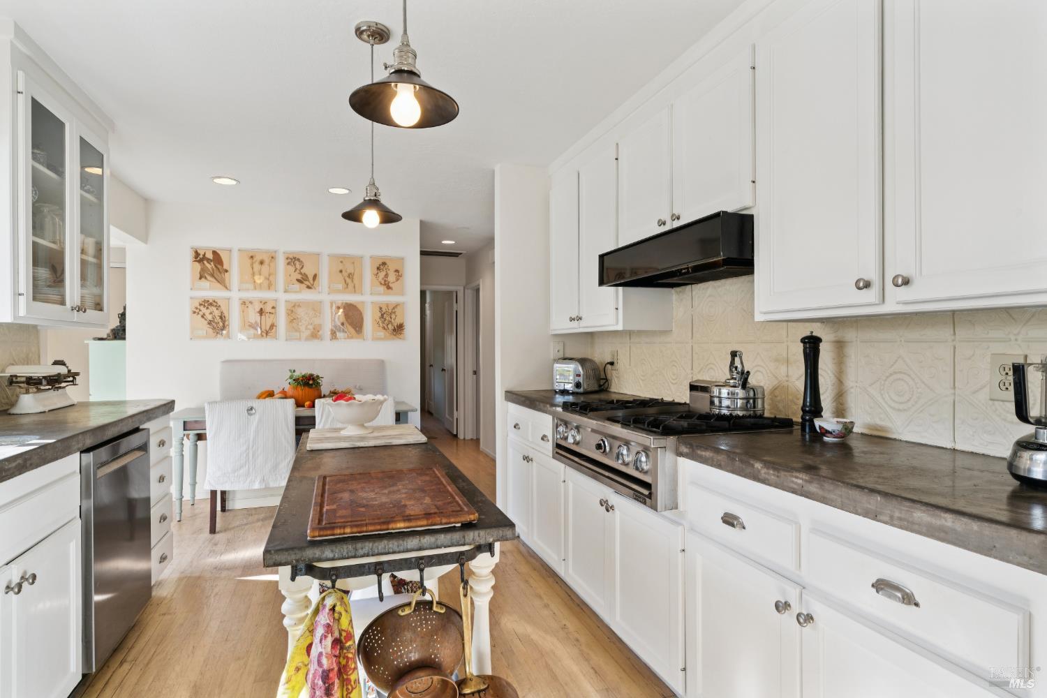 Detail Gallery Image 14 of 47 For 257 Perkins St, Sonoma,  CA 95476 - 3 Beds | 2 Baths