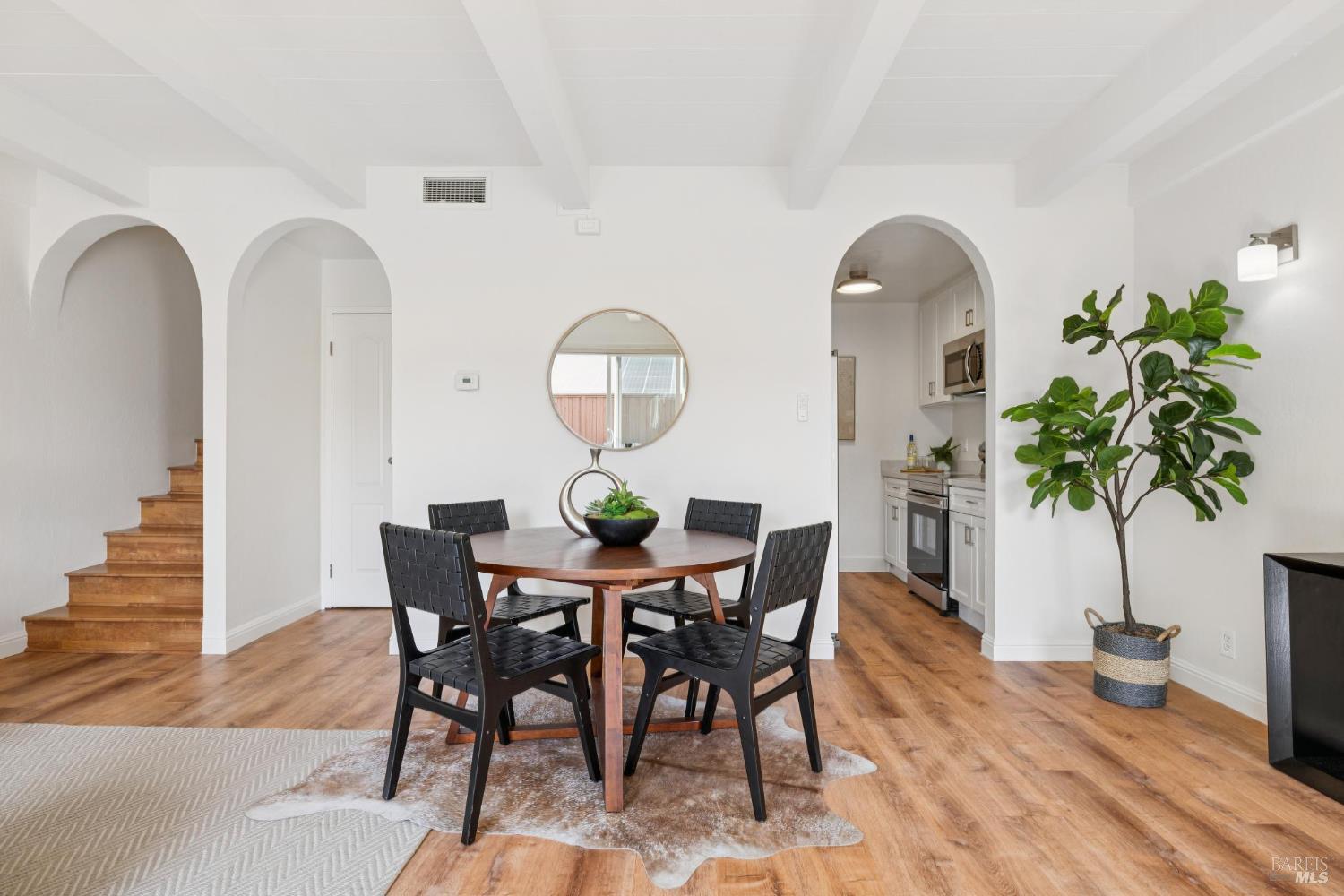 Detail Gallery Image 10 of 31 For 1542 Center Rd #103,  Novato,  CA 94947 - 2 Beds | 1/1 Baths