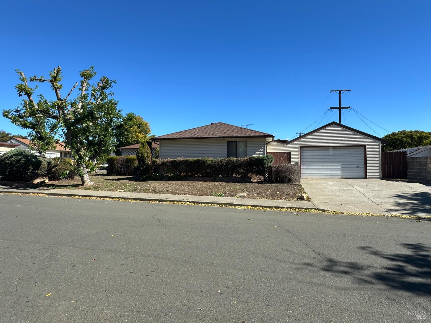 Detail Gallery Image 4 of 29 For 101 University Ave, Vallejo,  CA 94591 - 3 Beds | 1 Baths