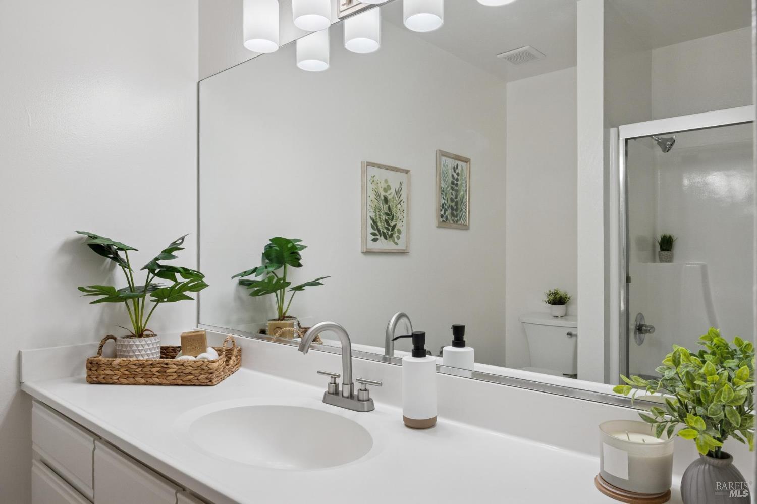 Detail Gallery Image 15 of 31 For 1542 Center Rd #103,  Novato,  CA 94947 - 2 Beds | 1/1 Baths