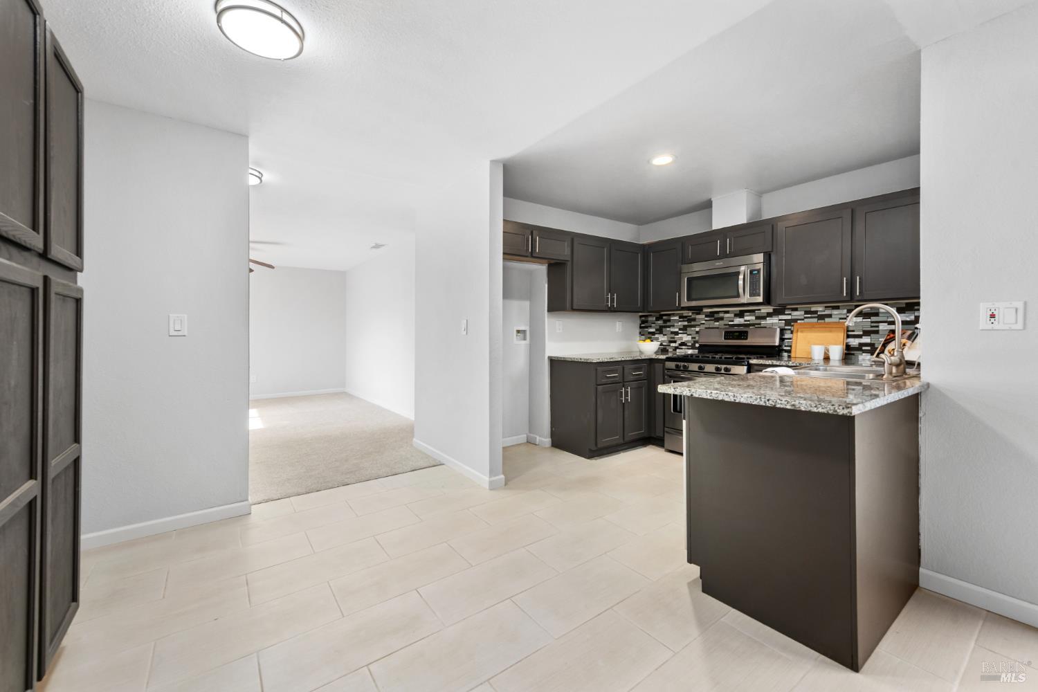 Detail Gallery Image 21 of 43 For 1944 Diamond Way, Fairfield,  CA 94533 - 3 Beds | 2 Baths