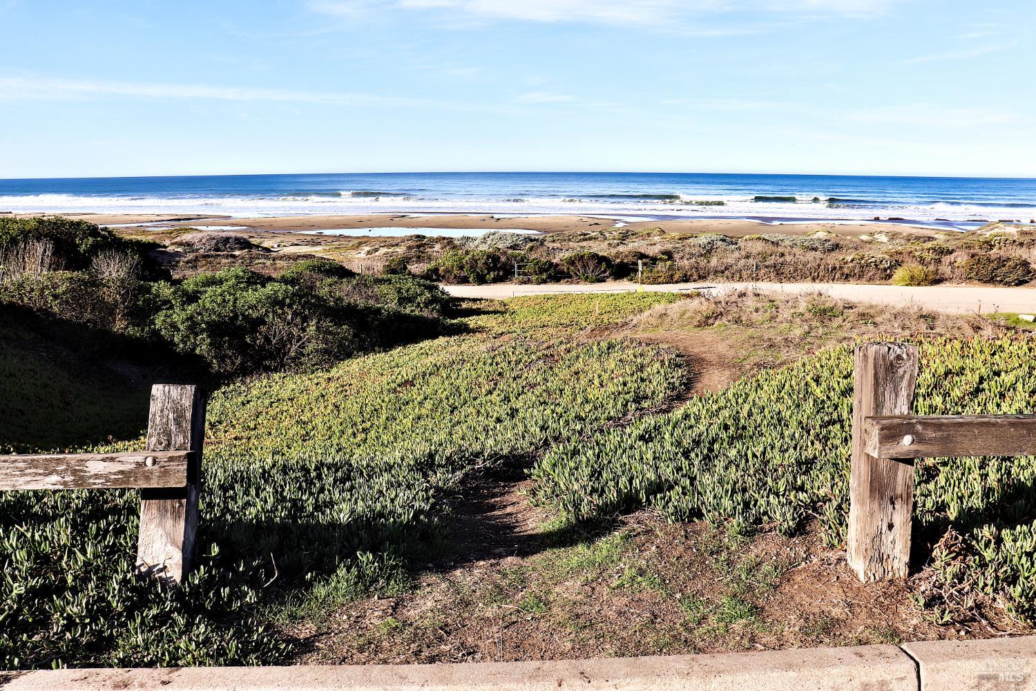 Detail Gallery Image 6 of 51 For 175 Tahiti St, Morro Bay,  CA 93442 - 3 Beds | 2 Baths