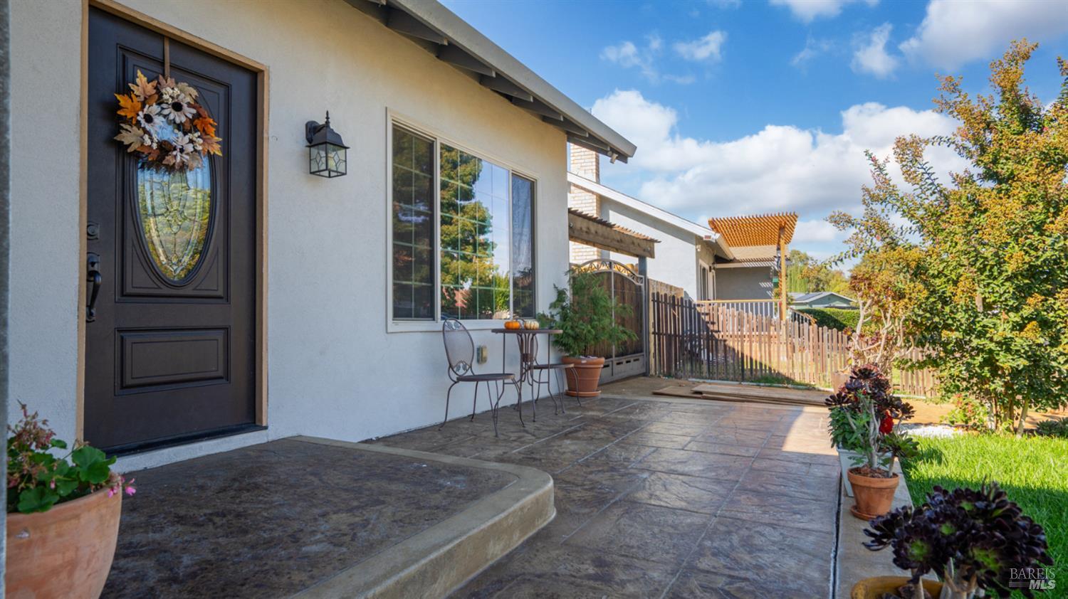 Detail Gallery Image 7 of 29 For 571 Greenwood Dr, Vacaville,  CA 95687 - 4 Beds | 2 Baths