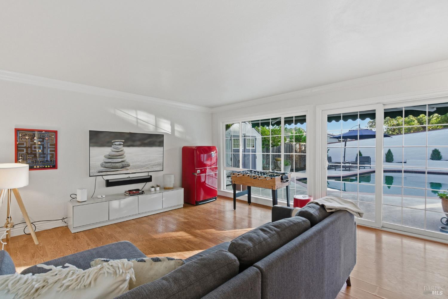 Detail Gallery Image 12 of 26 For 506 Cedar Hill Dr, San Rafael,  CA 94903 - 3 Beds | 2/1 Baths