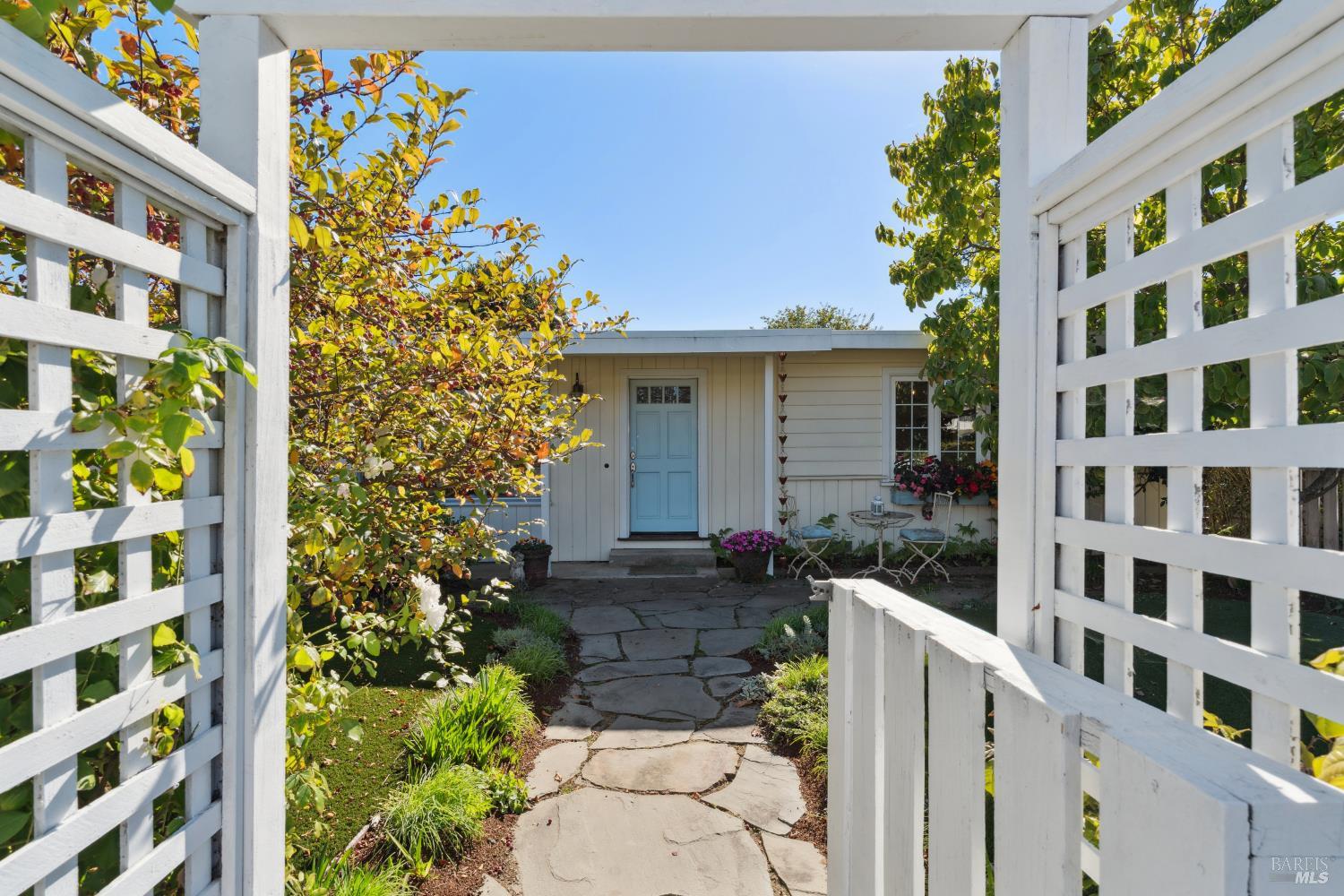 Detail Gallery Image 4 of 47 For 257 Perkins St, Sonoma,  CA 95476 - 3 Beds | 2 Baths