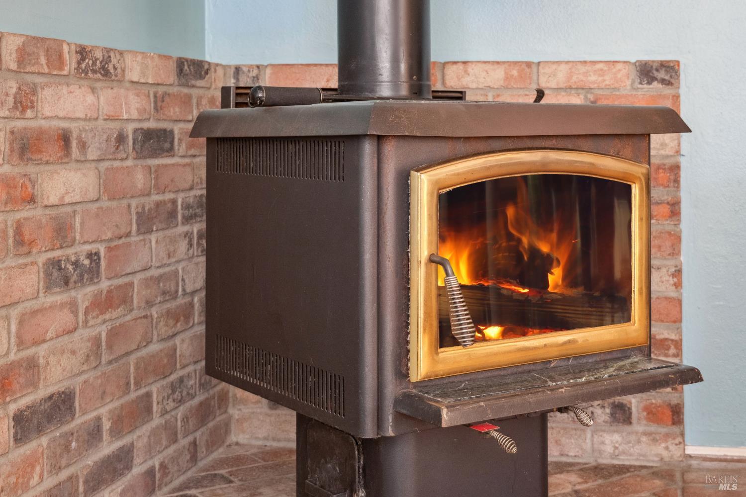 Detail Gallery Image 9 of 54 For 709 W 8th St, Santa Rosa,  CA 95401 - 3 Beds | 2 Baths