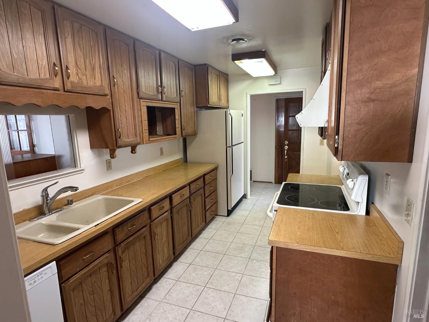 Detail Gallery Image 10 of 29 For 101 University Ave, Vallejo,  CA 94591 - 3 Beds | 1 Baths