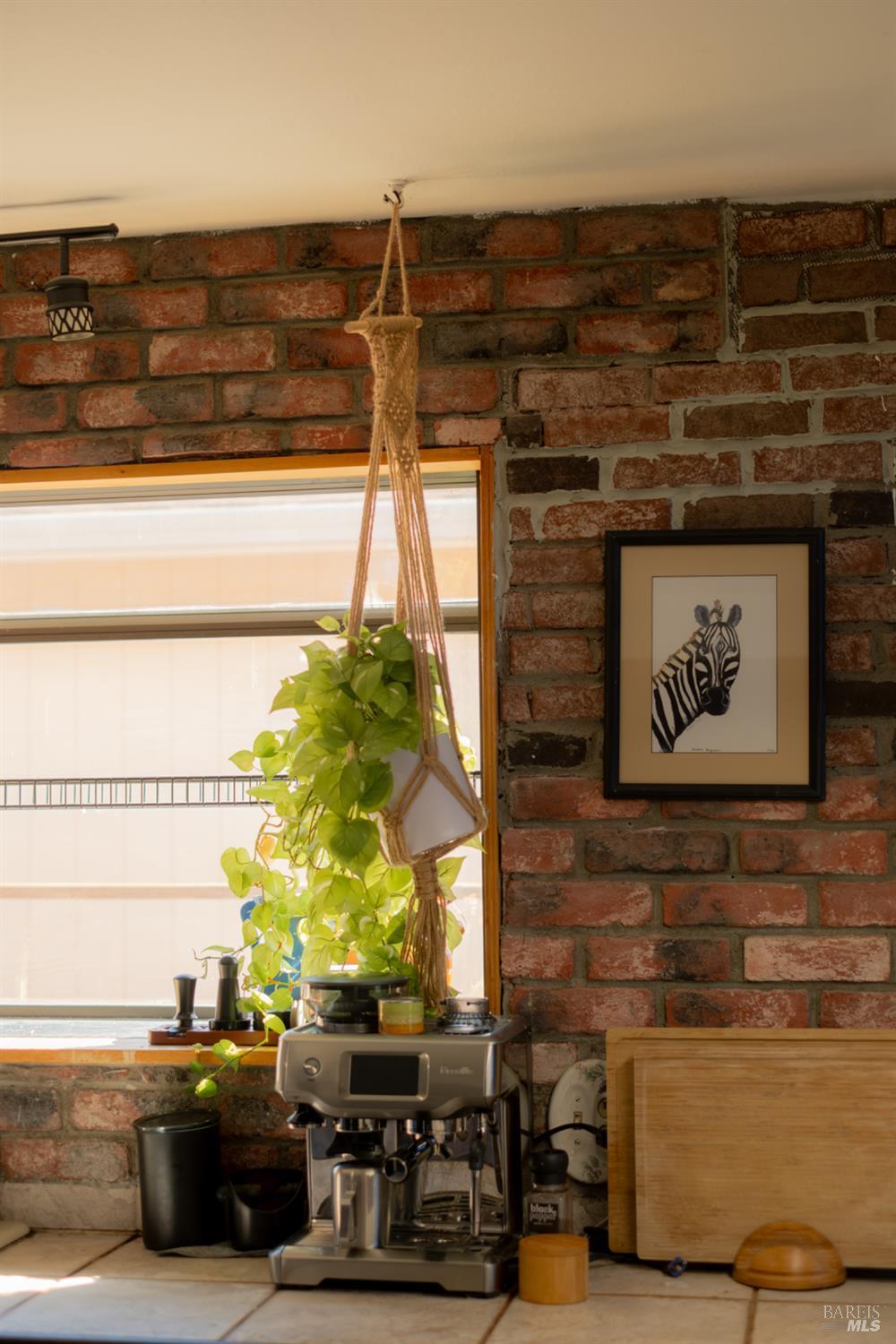 Detail Gallery Image 13 of 49 For 18279 Hidden Valley Rd, Hidden Valley Lake,  CA 95467 - 3 Beds | 2 Baths