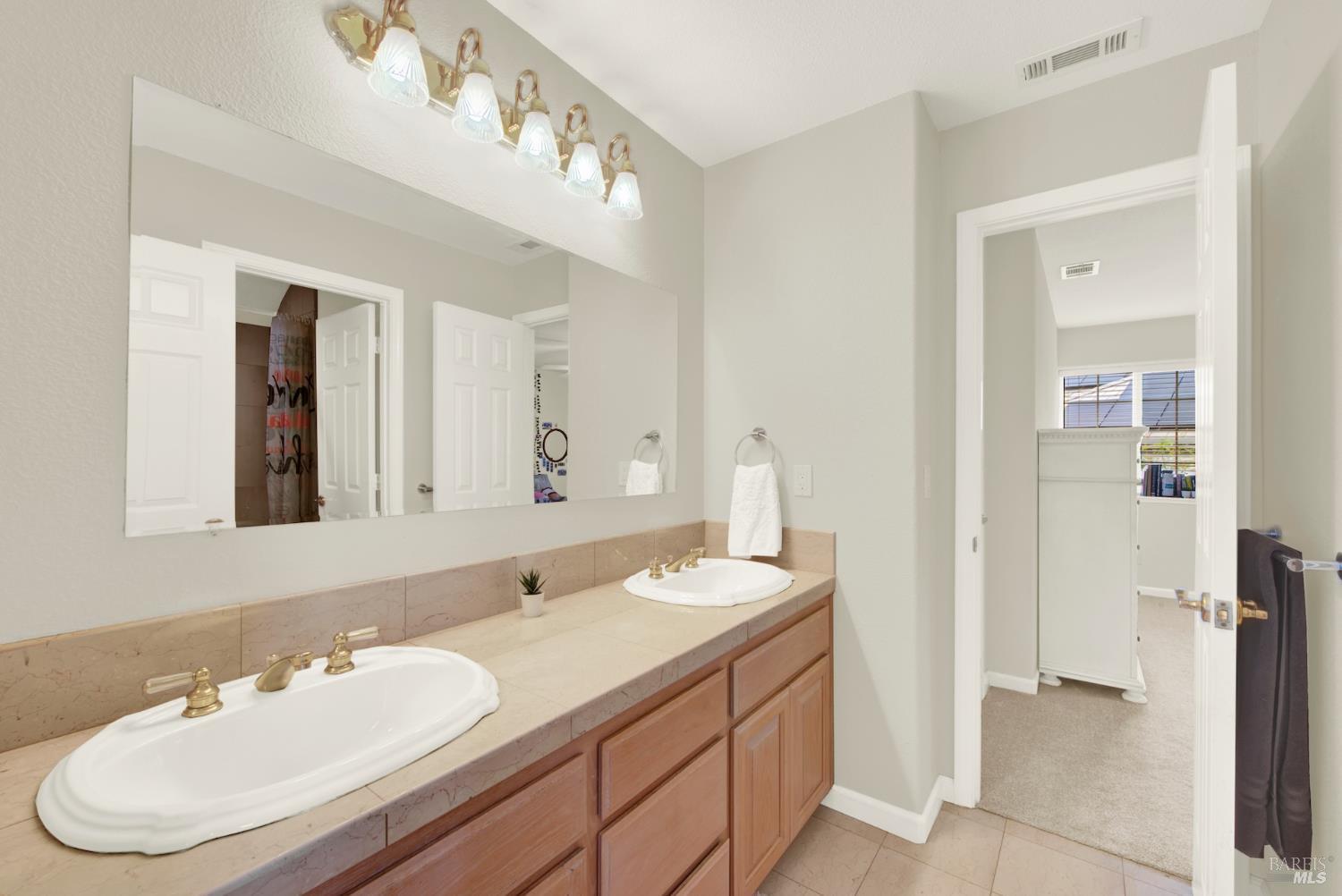 Detail Gallery Image 60 of 94 For 3261 Congressional Cir, Fairfield,  CA 94534 - 5 Beds | 4/1 Baths