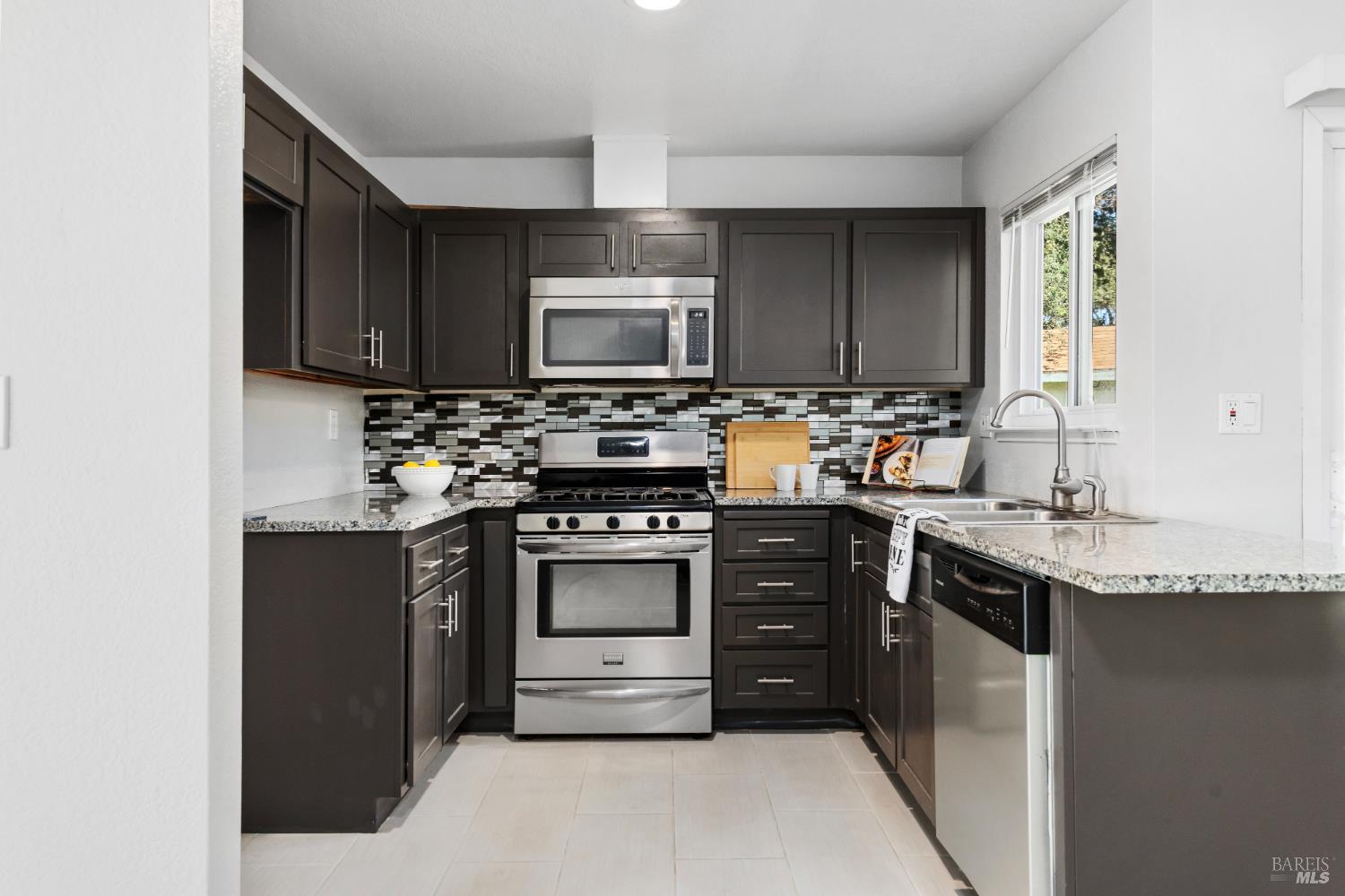 Detail Gallery Image 22 of 43 For 1944 Diamond Way, Fairfield,  CA 94533 - 3 Beds | 2 Baths