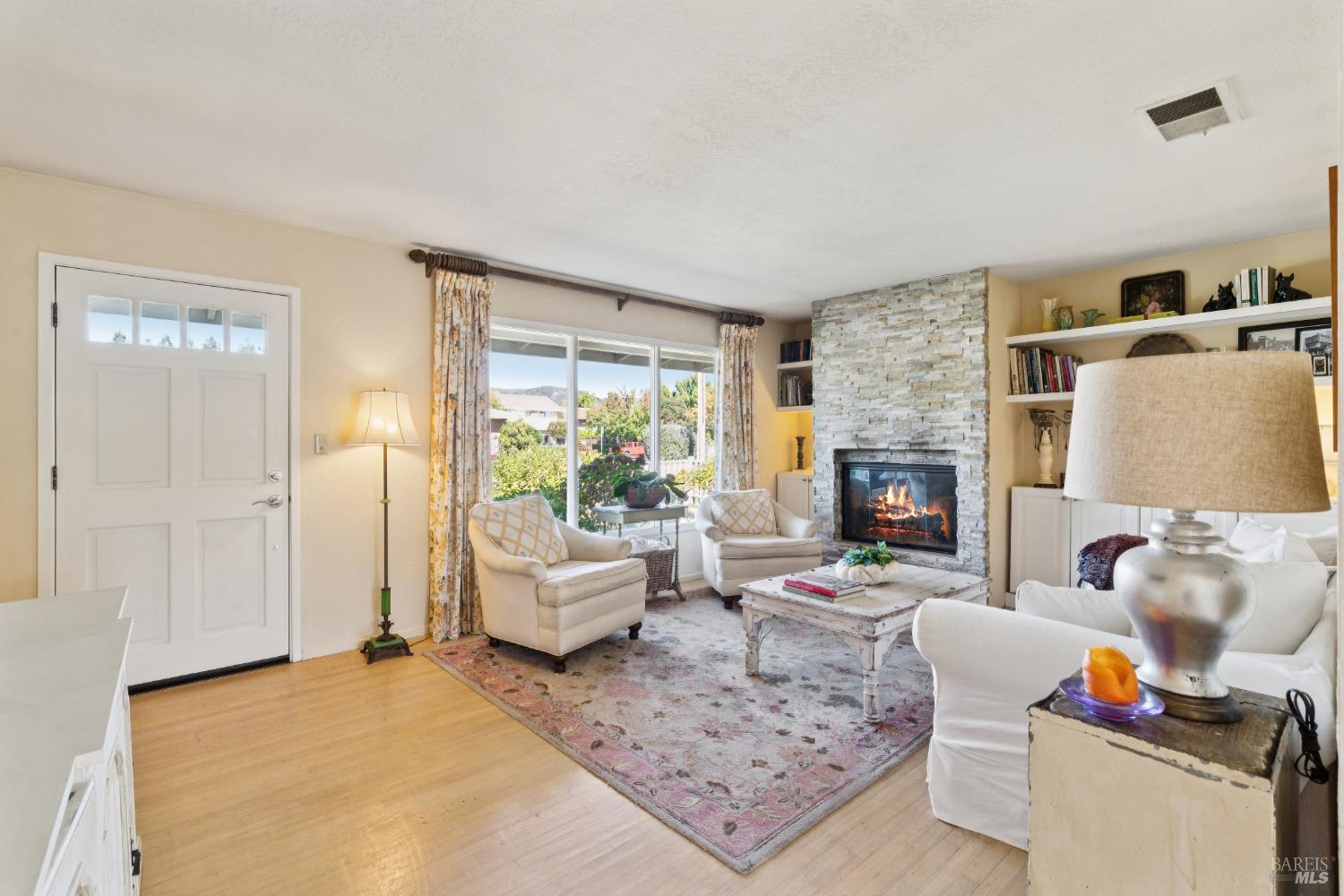 Detail Gallery Image 8 of 47 For 257 Perkins St, Sonoma,  CA 95476 - 3 Beds | 2 Baths