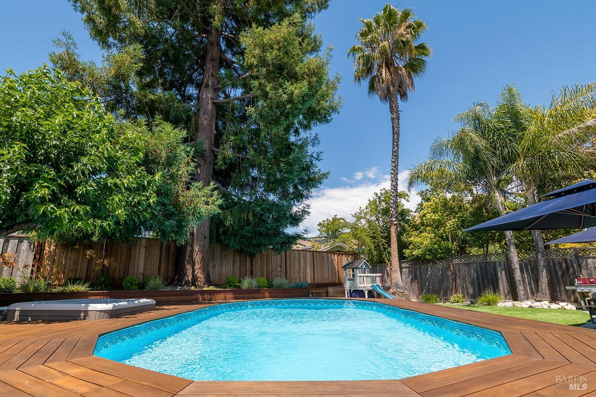 Detail Gallery Image 24 of 44 For 145 San Carlos Way, Novato,  CA 94945 - 4 Beds | 2 Baths