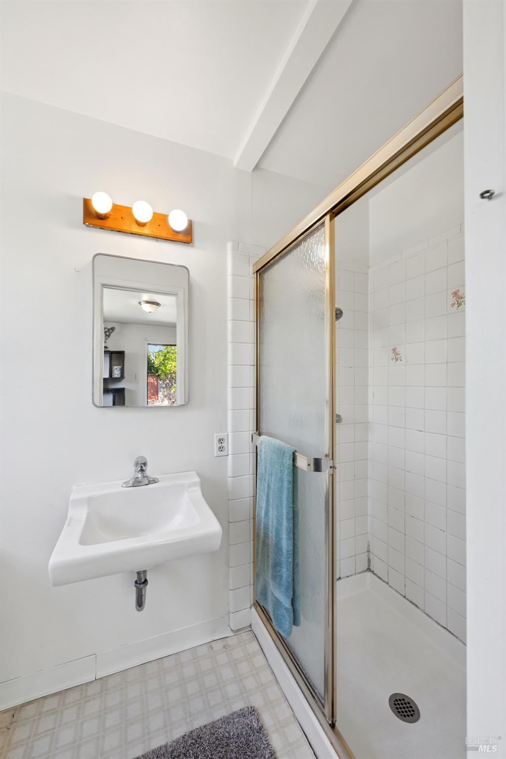 Detail Gallery Image 28 of 54 For 709 W 8th St, Santa Rosa,  CA 95401 - 3 Beds | 2 Baths