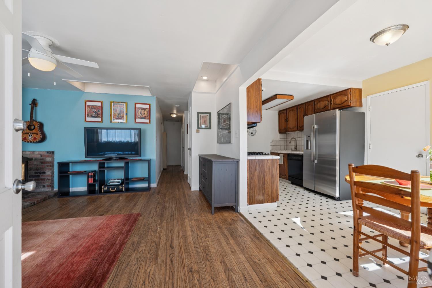 Detail Gallery Image 12 of 54 For 709 W 8th St, Santa Rosa,  CA 95401 - 3 Beds | 2 Baths