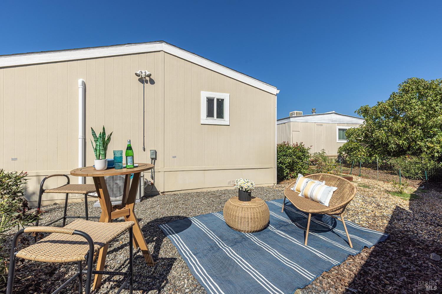 Detail Gallery Image 19 of 26 For 20 Oakwood Dr, Petaluma,  CA 94954 - 3 Beds | 2 Baths
