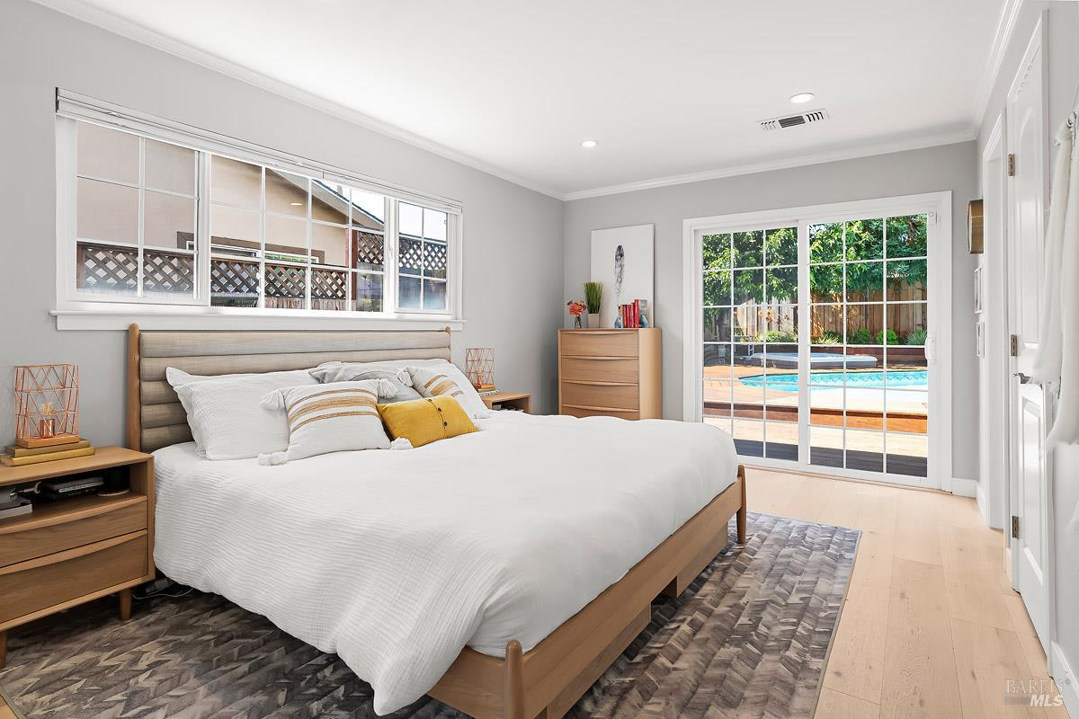 Detail Gallery Image 8 of 44 For 145 San Carlos Way, Novato,  CA 94945 - 4 Beds | 2 Baths