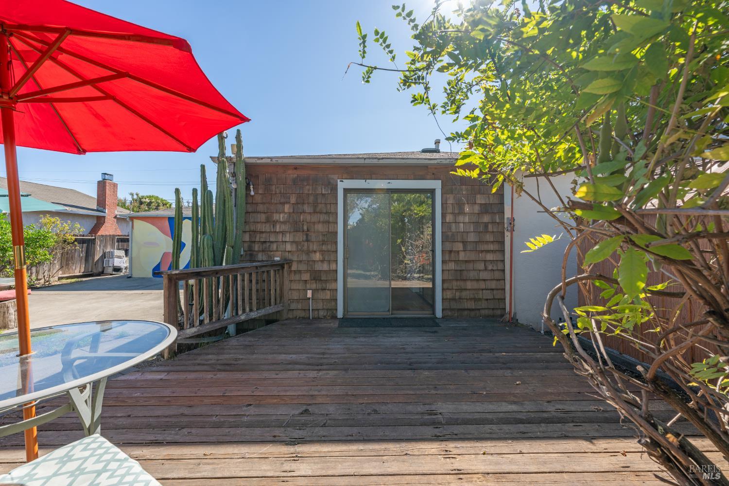 Detail Gallery Image 35 of 54 For 709 W 8th St, Santa Rosa,  CA 95401 - 3 Beds | 2 Baths