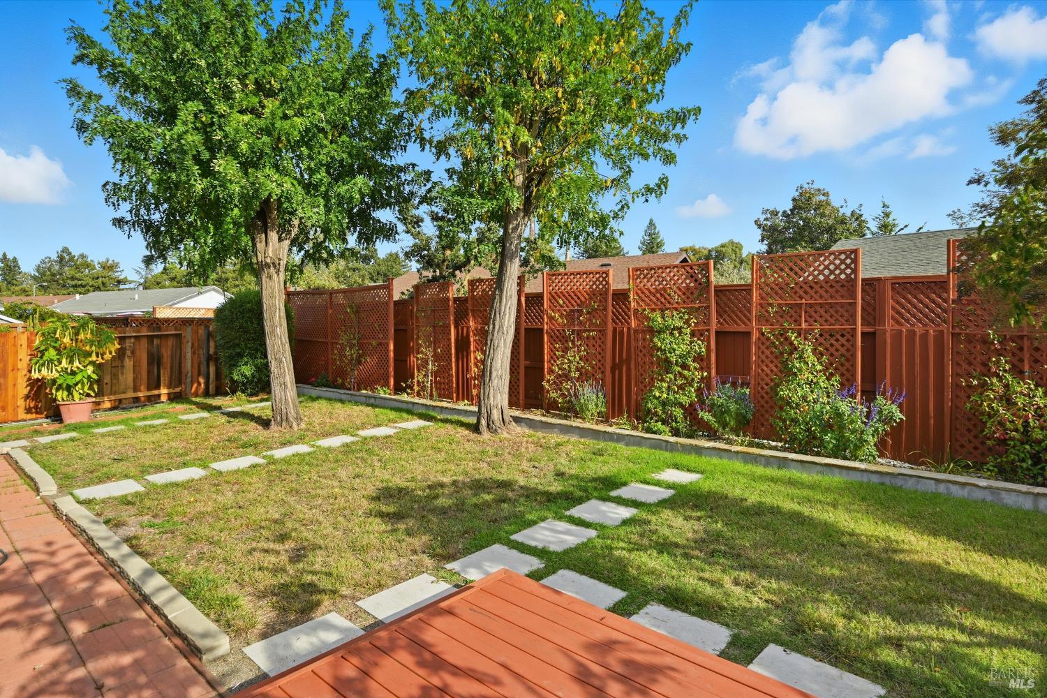 Detail Gallery Image 22 of 36 For 957 Emily Ave, Rohnert Park,  CA 94928 - 3 Beds | 2 Baths