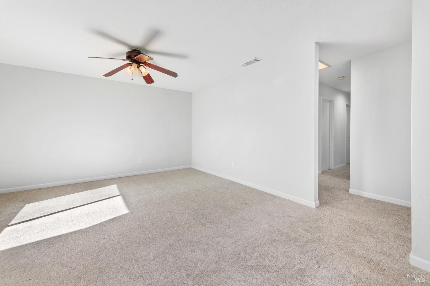 Detail Gallery Image 13 of 43 For 1944 Diamond Way, Fairfield,  CA 94533 - 3 Beds | 2 Baths