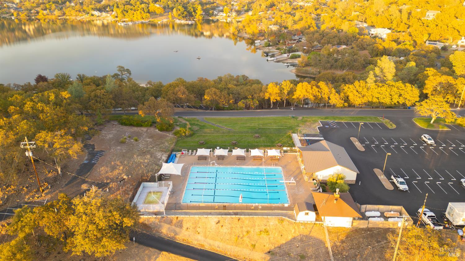 Detail Gallery Image 33 of 49 For 18279 Hidden Valley Rd, Hidden Valley Lake,  CA 95467 - 3 Beds | 2 Baths