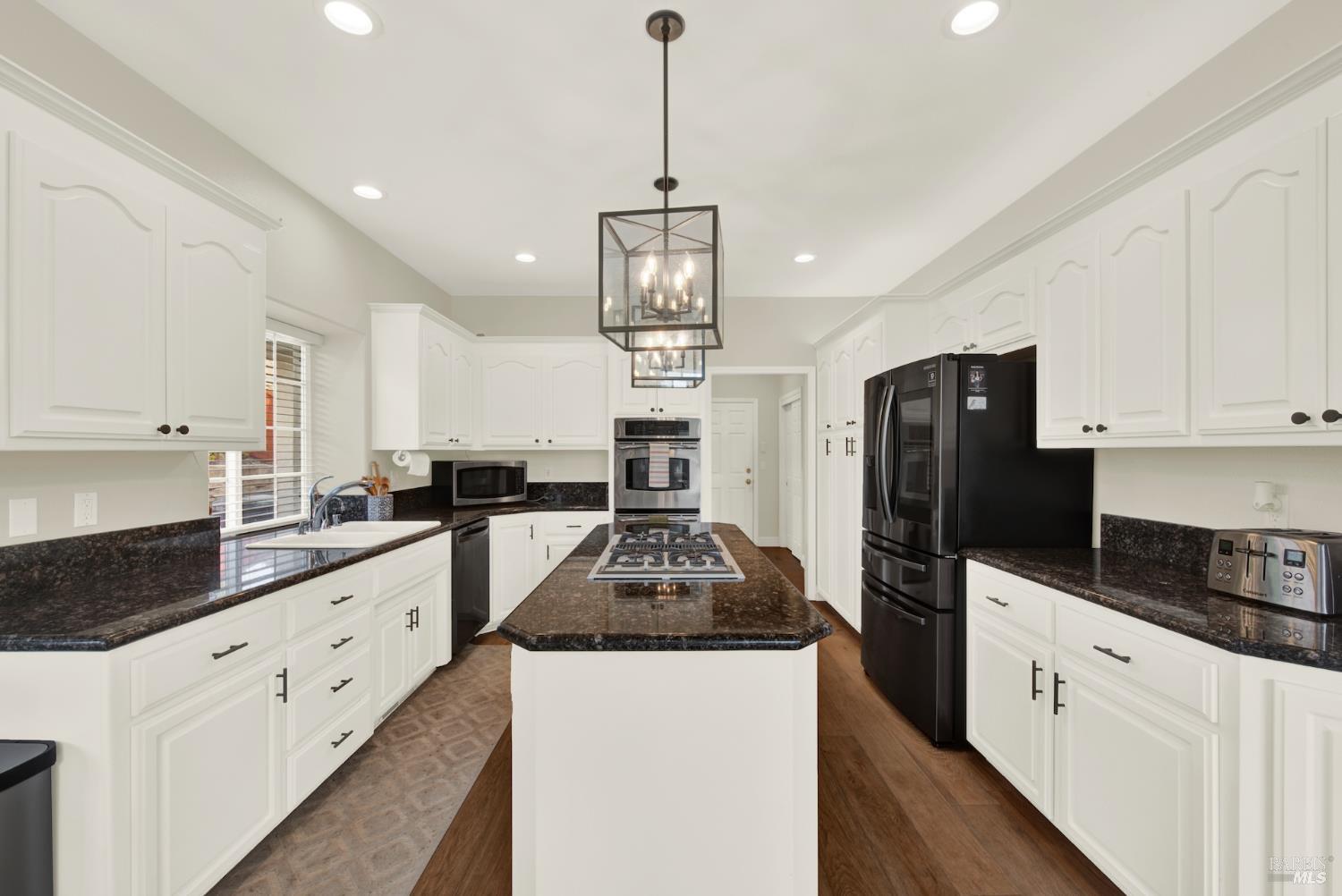 Detail Gallery Image 31 of 94 For 3261 Congressional Cir, Fairfield,  CA 94534 - 5 Beds | 4/1 Baths