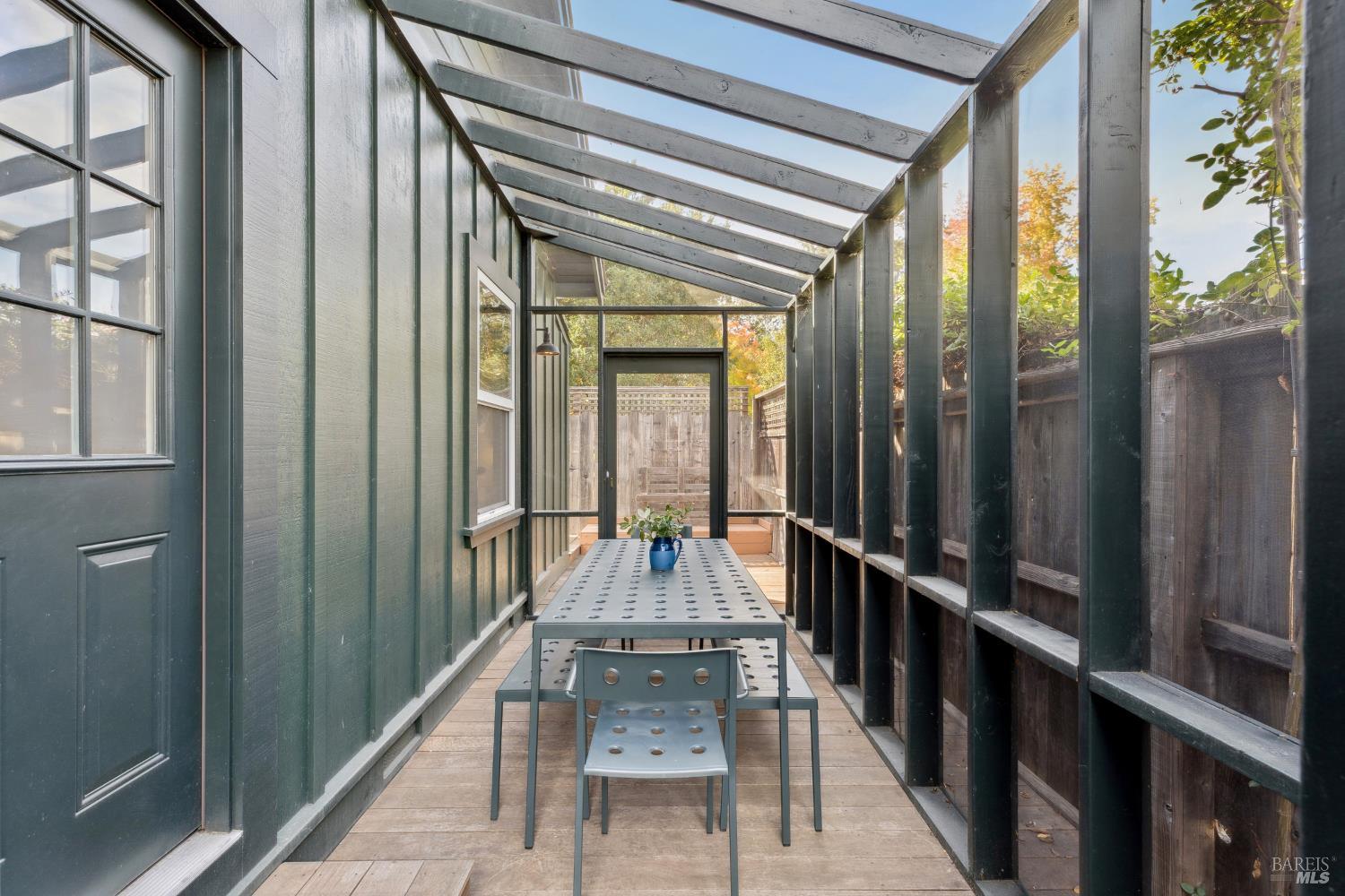 Detail Gallery Image 30 of 42 For 18470 Lucas Ave, Sonoma,  CA 95476 - 2 Beds | 1 Baths