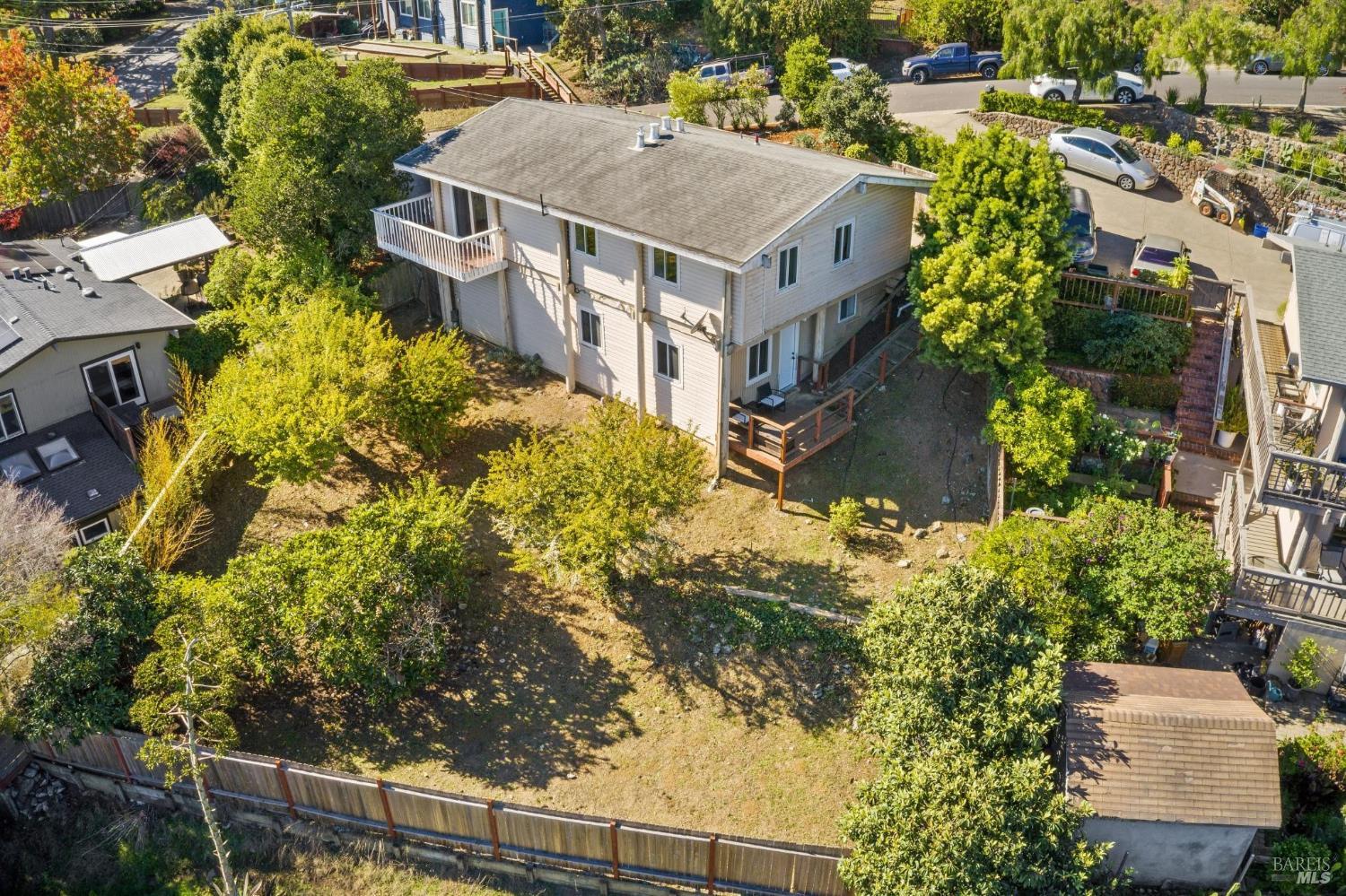 Detail Gallery Image 10 of 42 For 16 Dutton Ct, Sausalito,  CA 94965 - 4 Beds | 2 Baths