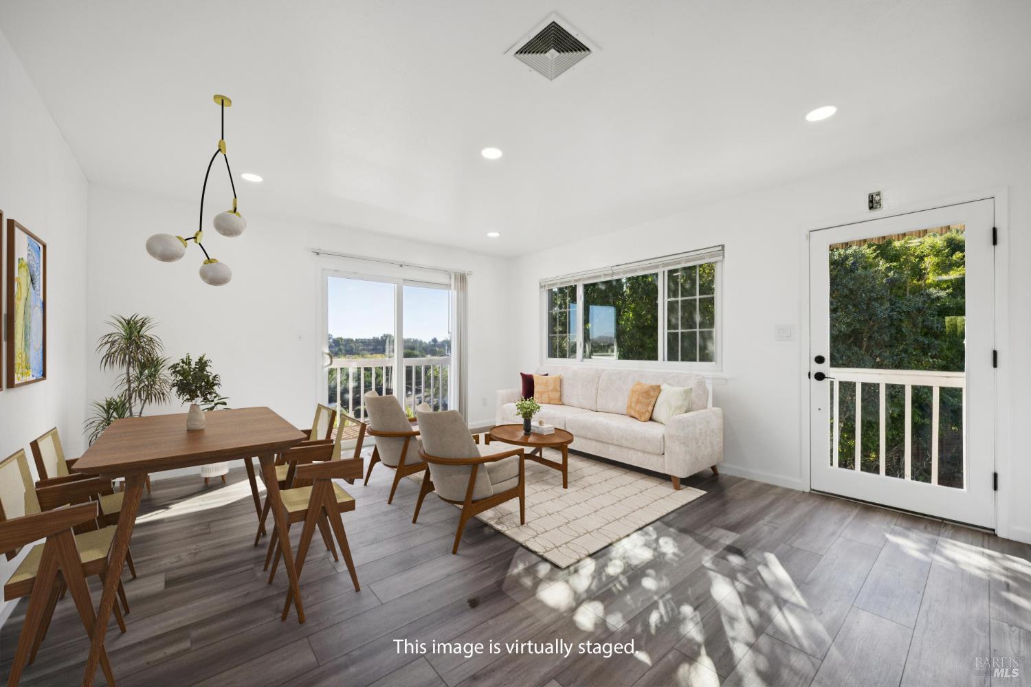 Detail Gallery Image 3 of 42 For 16 Dutton Ct, Sausalito,  CA 94965 - – Beds | – Baths