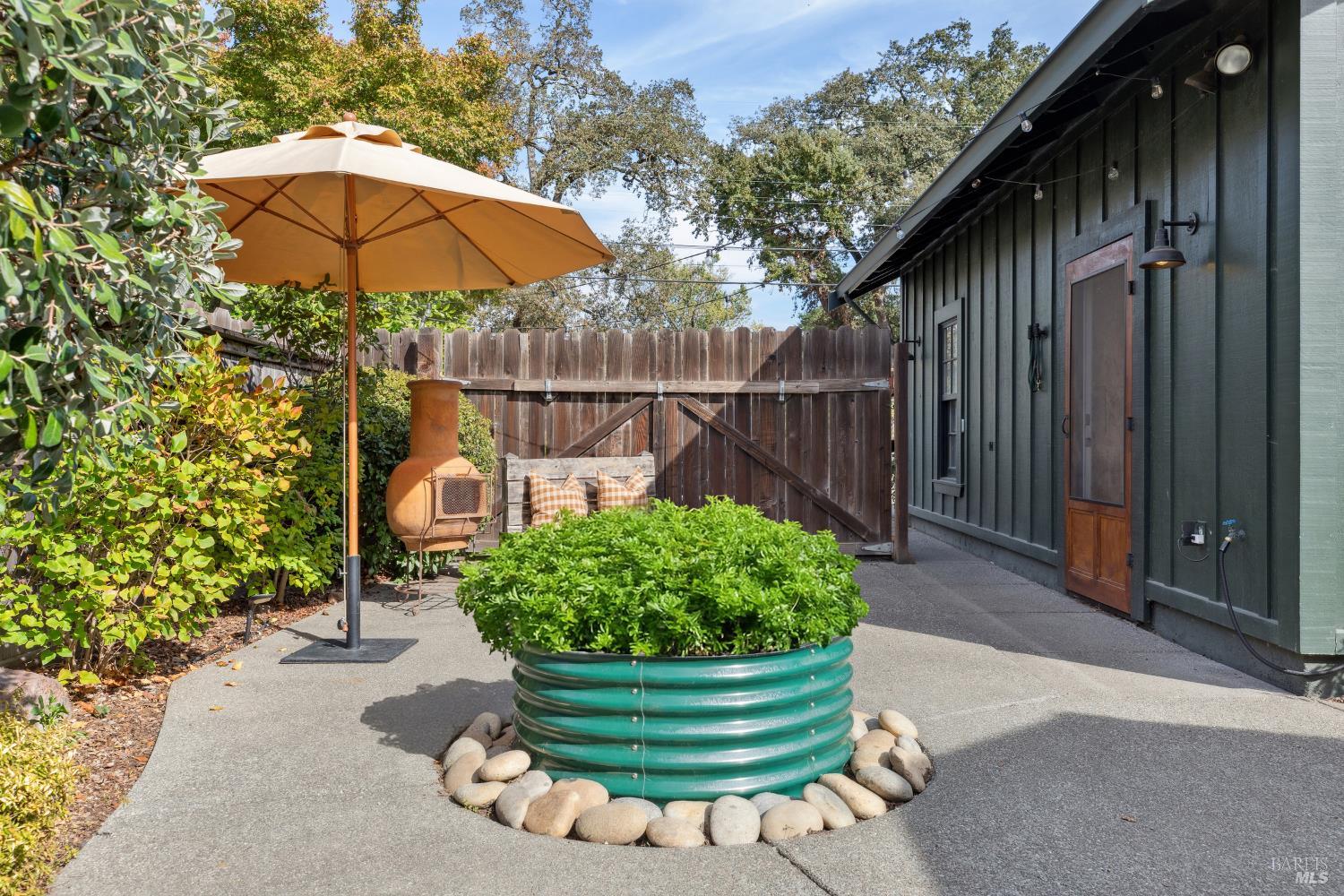 Detail Gallery Image 36 of 42 For 18470 Lucas Ave, Sonoma,  CA 95476 - 2 Beds | 1 Baths