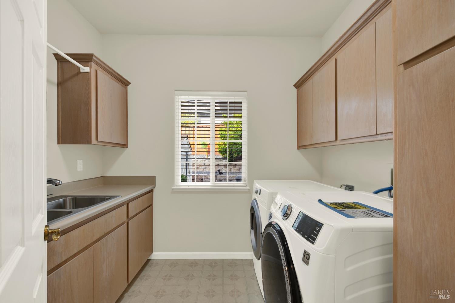 Detail Gallery Image 53 of 94 For 3261 Congressional Cir, Fairfield,  CA 94534 - 5 Beds | 4/1 Baths