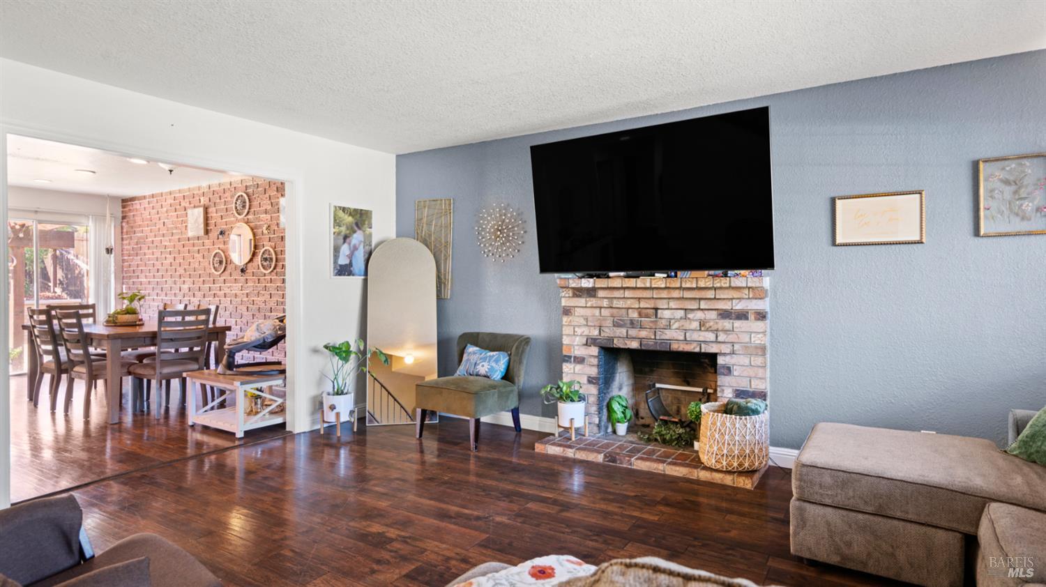 Detail Gallery Image 8 of 29 For 571 Greenwood Dr, Vacaville,  CA 95687 - 4 Beds | 2 Baths