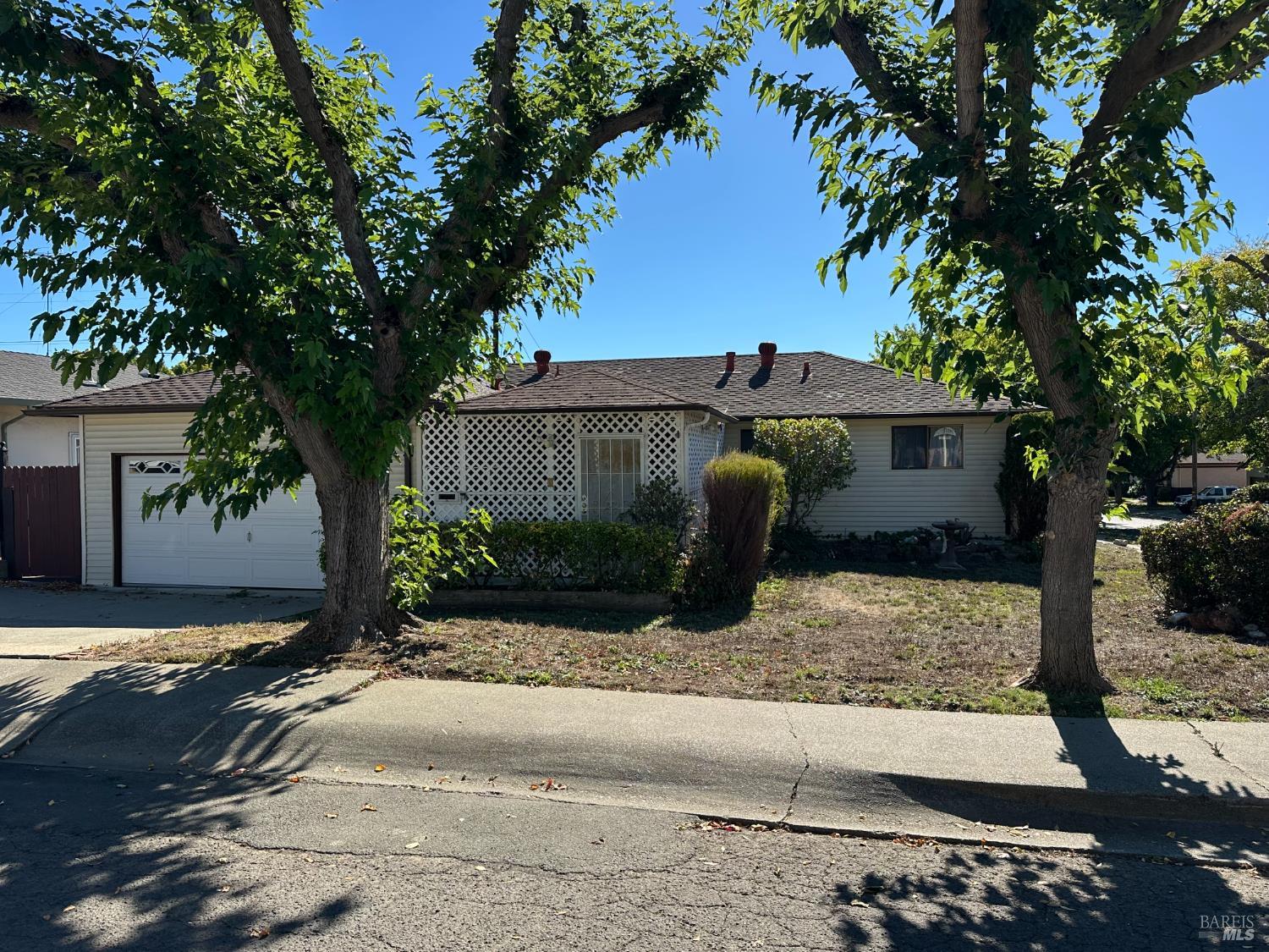 Detail Gallery Image 2 of 29 For 101 University Ave, Vallejo,  CA 94591 - 3 Beds | 1 Baths