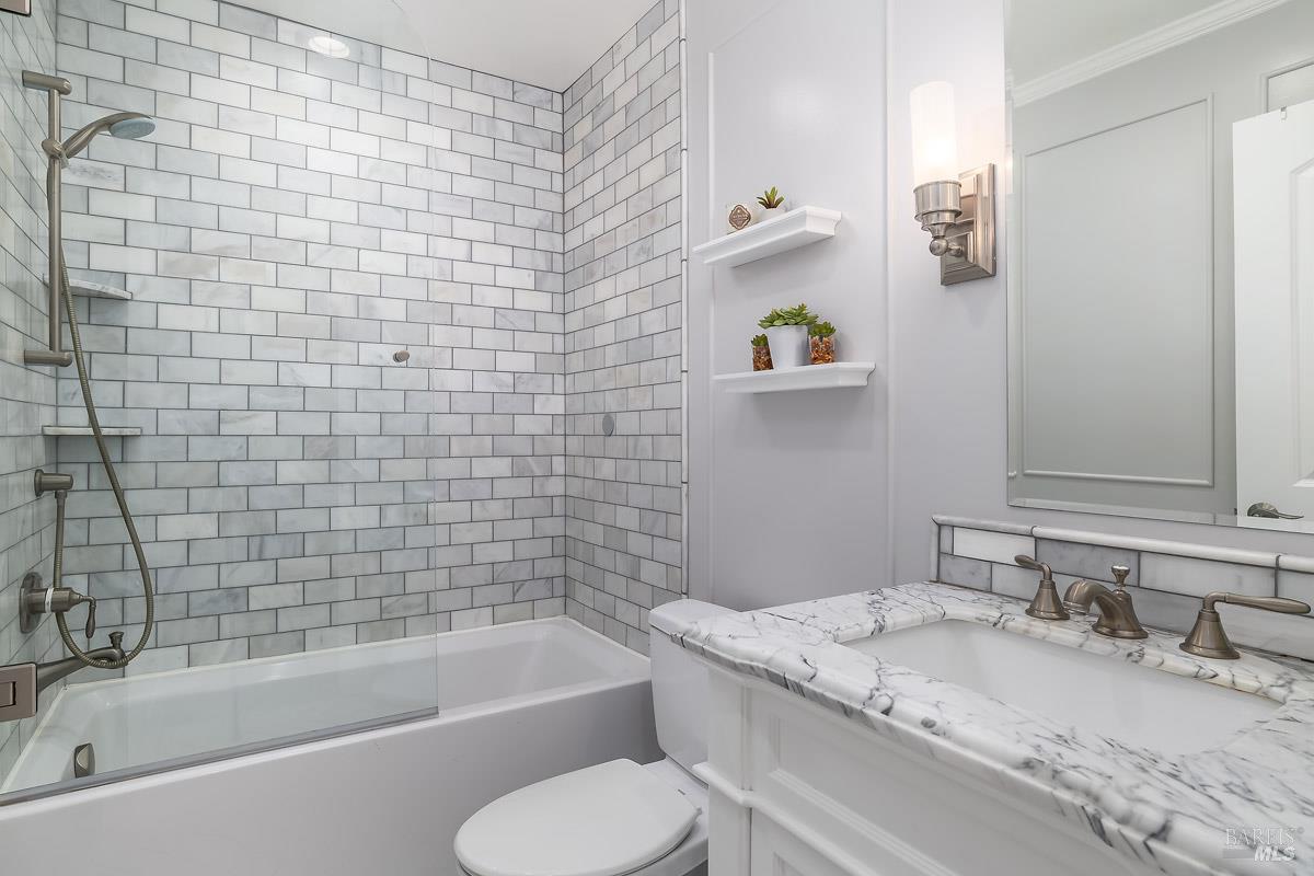 Detail Gallery Image 13 of 44 For 145 San Carlos Way, Novato,  CA 94945 - 4 Beds | 2 Baths