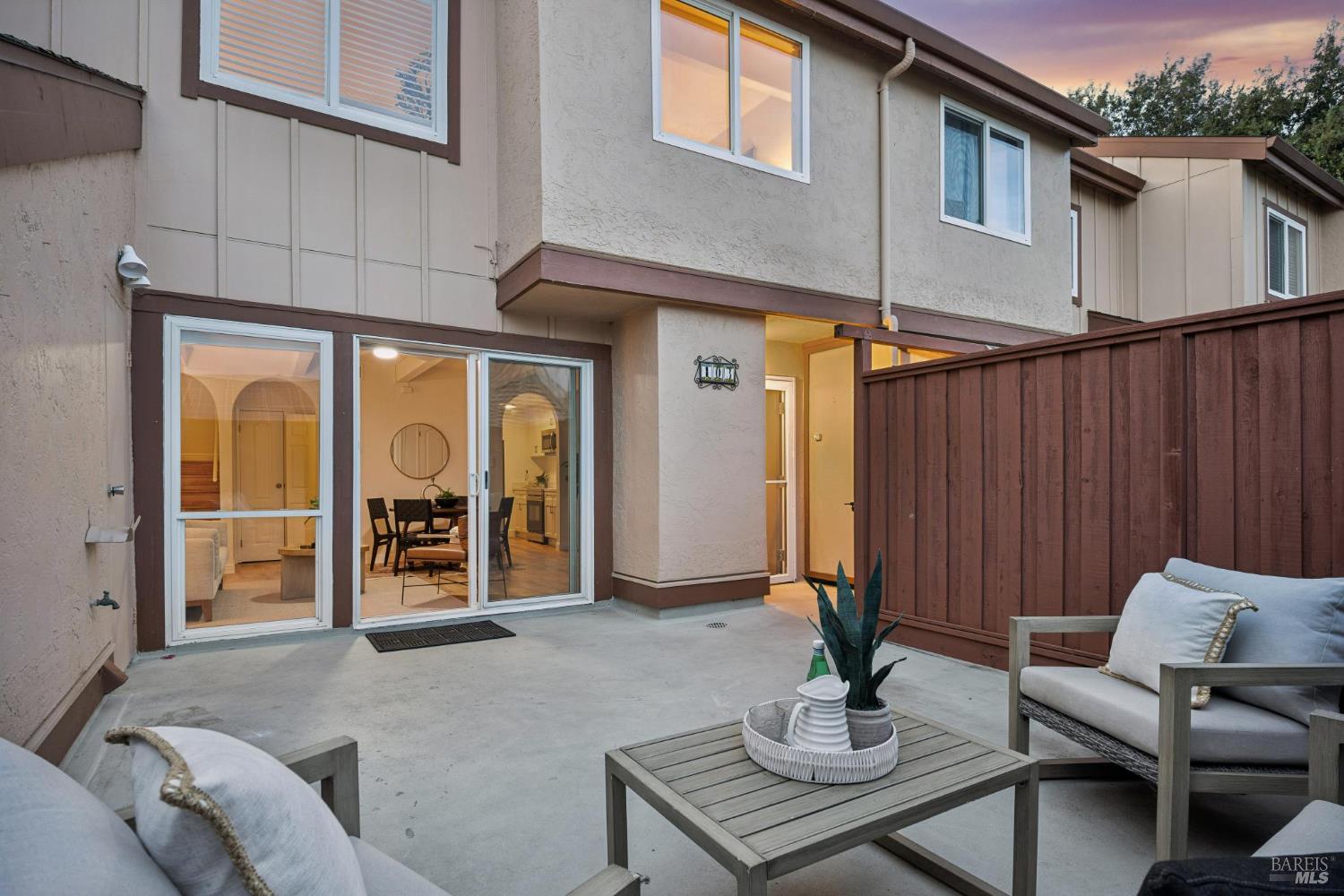 Detail Gallery Image 19 of 31 For 1542 Center Rd #103,  Novato,  CA 94947 - 2 Beds | 1/1 Baths