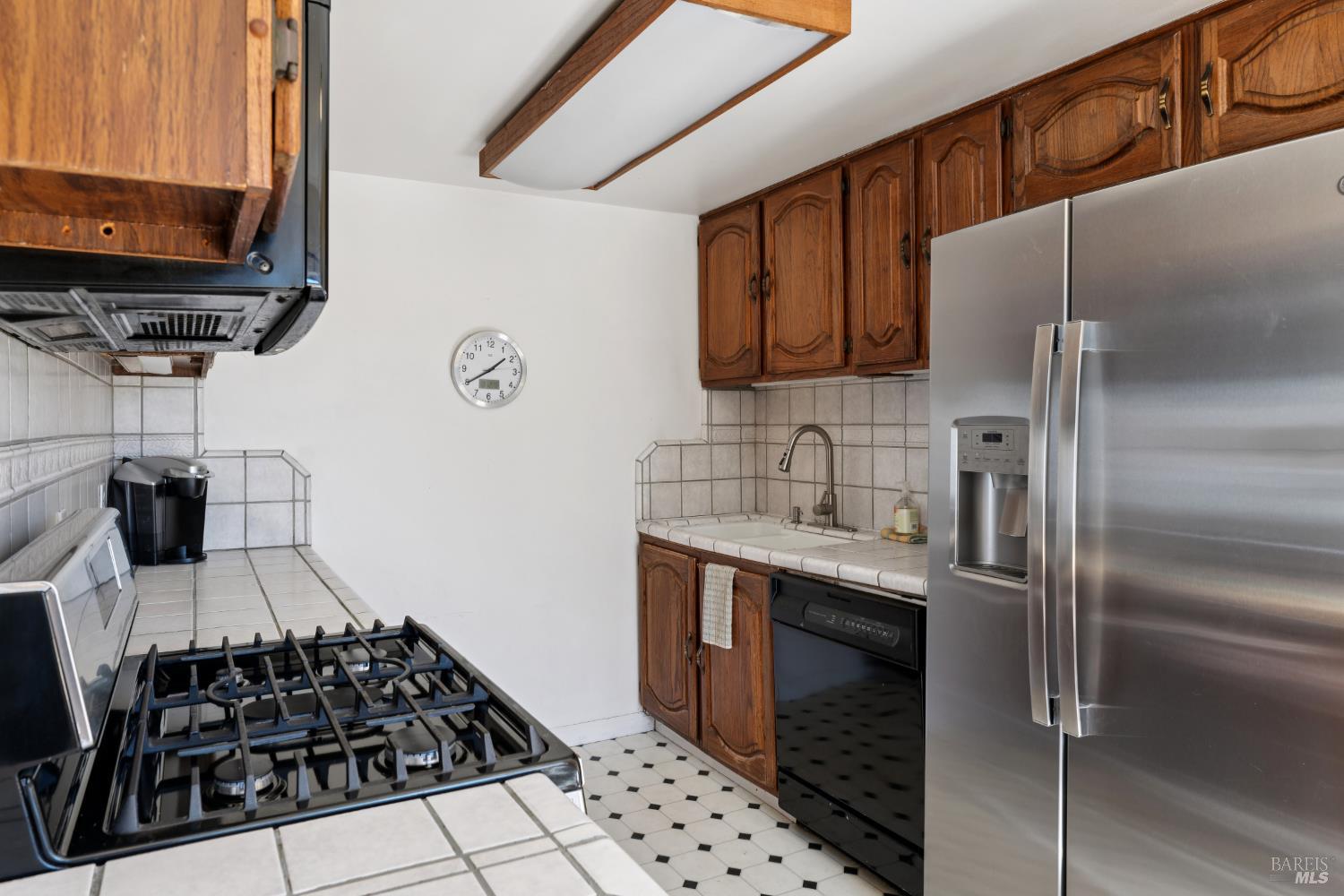 Detail Gallery Image 18 of 54 For 709 W 8th St, Santa Rosa,  CA 95401 - 3 Beds | 2 Baths