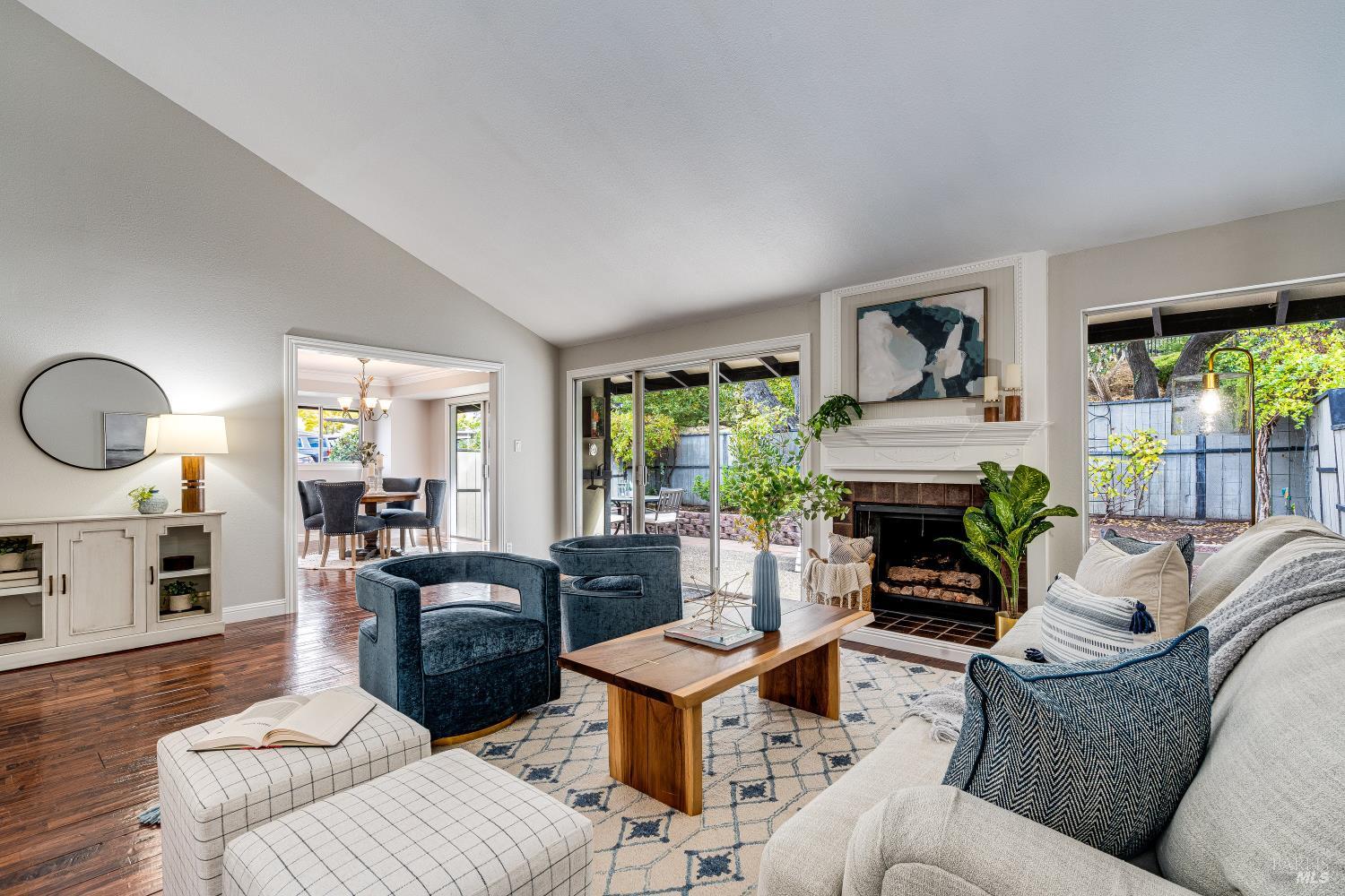 Detail Gallery Image 2 of 22 For 1022 East Ave, Napa,  CA 94559 - 2 Beds | 2 Baths