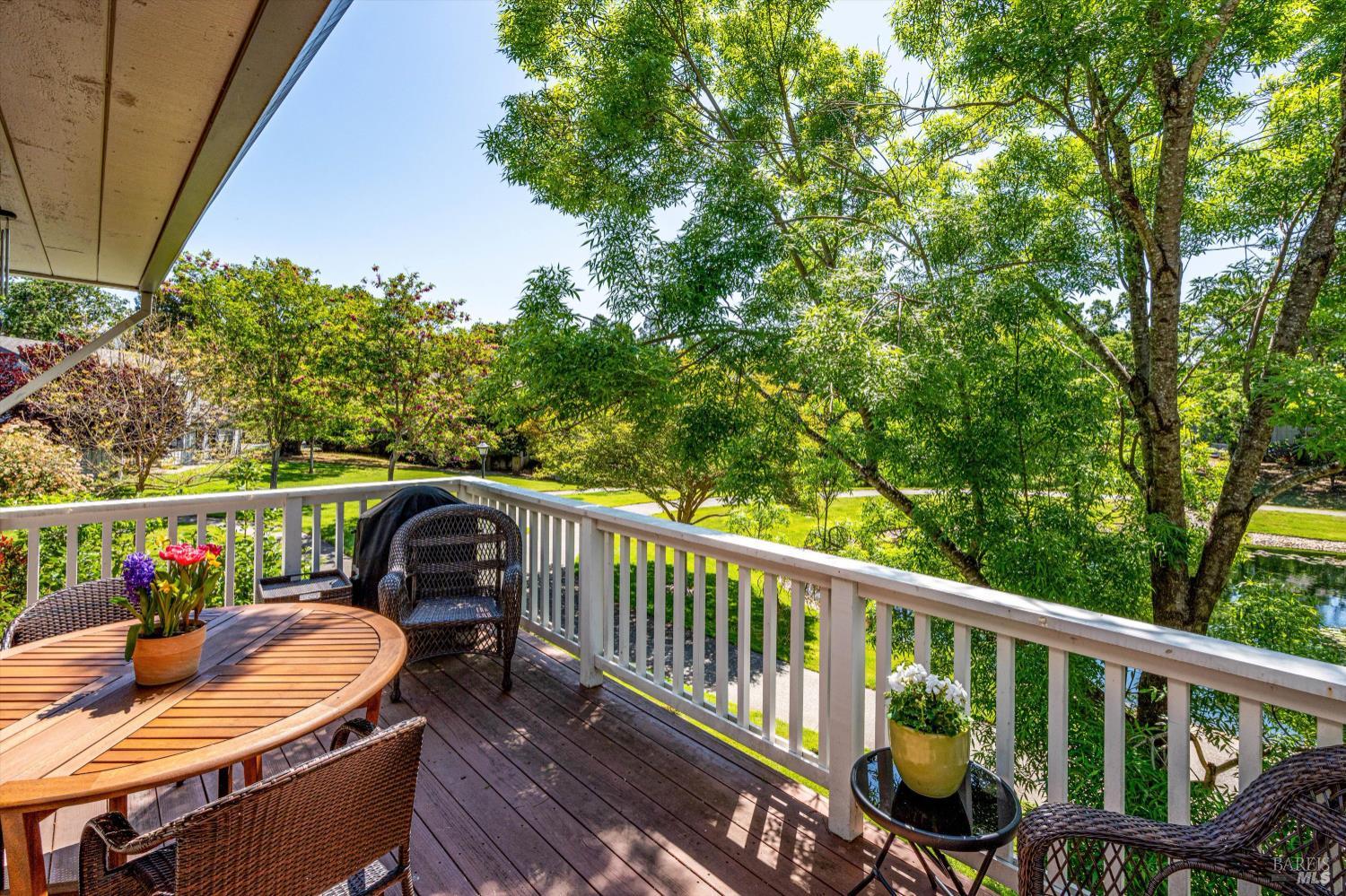 Detail Gallery Image 17 of 36 For 18120 Vassar Ct, Sonoma,  CA 95476 - 3 Beds | 3/1 Baths