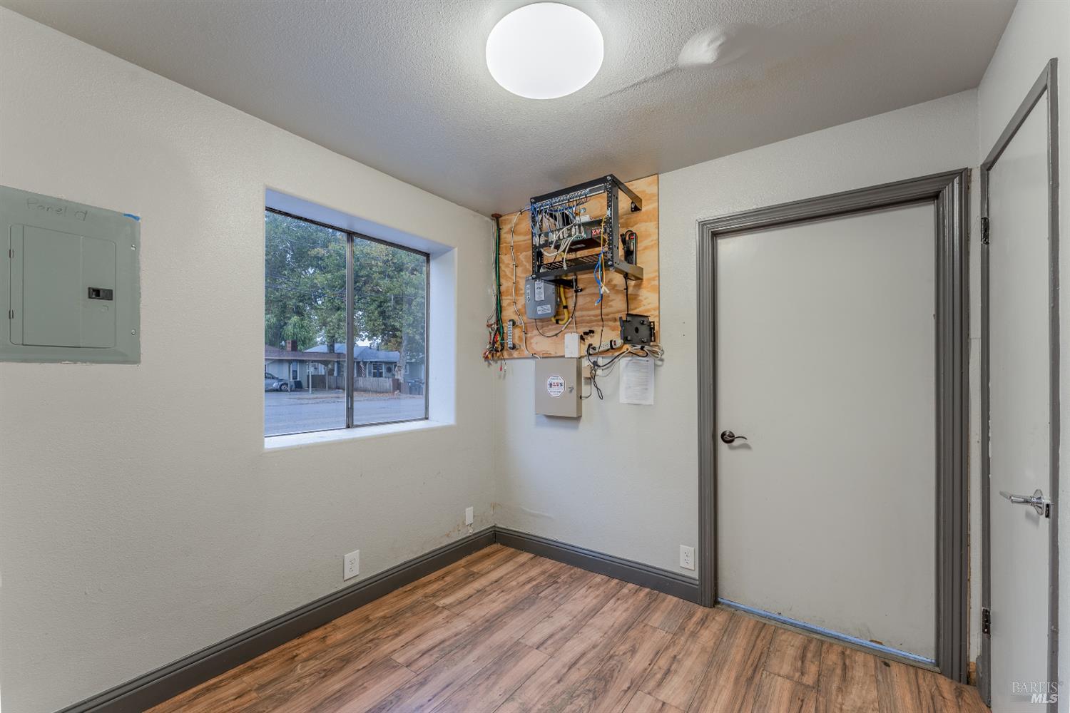 Detail Gallery Image 11 of 24 For 550 Talmage Rd, Ukiah,  CA 95482 - – Beds | – Baths