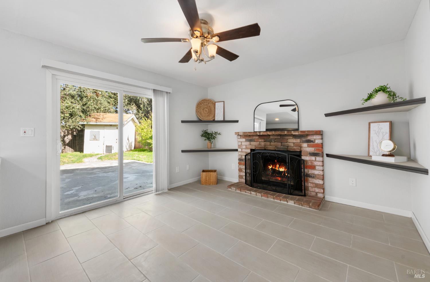 Detail Gallery Image 17 of 43 For 1944 Diamond Way, Fairfield,  CA 94533 - 3 Beds | 2 Baths