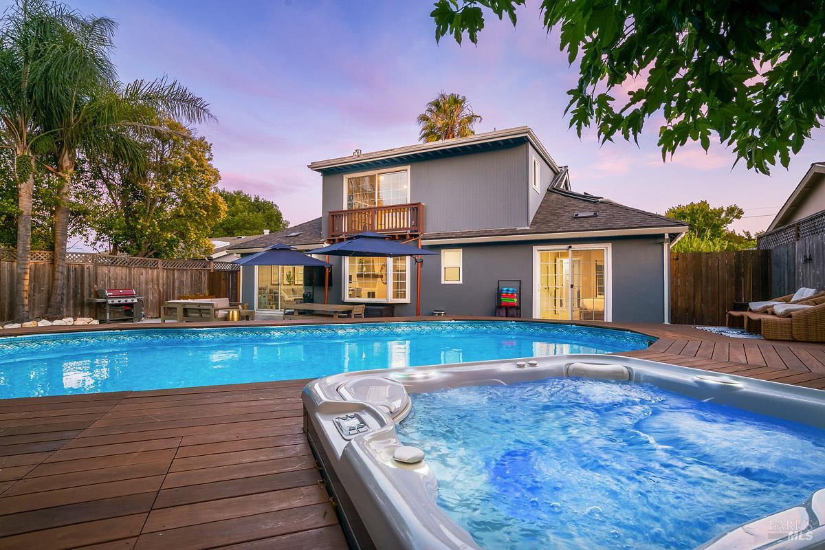 Detail Gallery Image 31 of 44 For 145 San Carlos Way, Novato,  CA 94945 - 4 Beds | 2 Baths