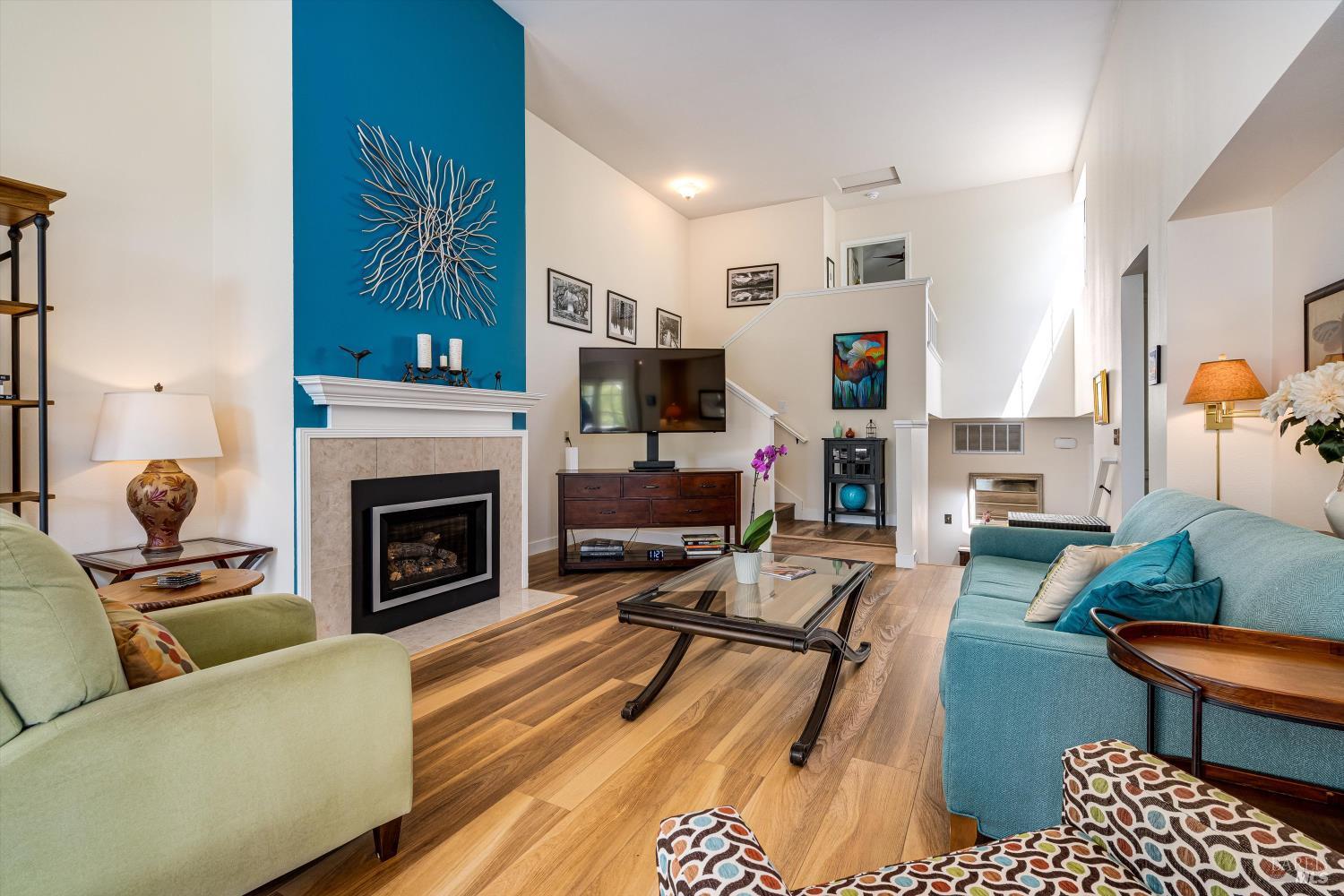 Detail Gallery Image 7 of 36 For 18120 Vassar Ct, Sonoma,  CA 95476 - 3 Beds | 3/1 Baths