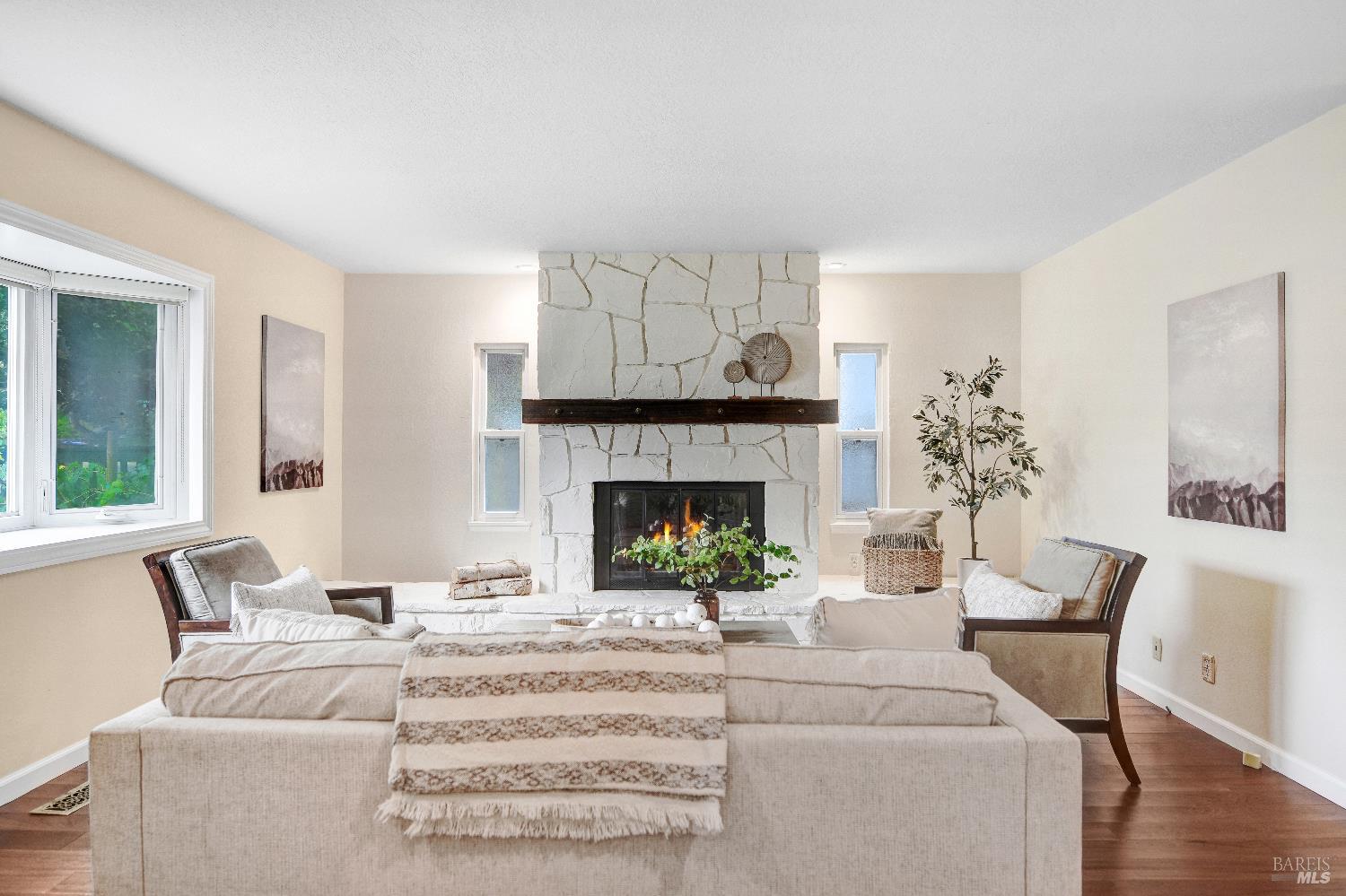 Detail Gallery Image 5 of 36 For 25 Roosevelt Ave, San Rafael,  CA 94903 - 4 Beds | 2/1 Baths