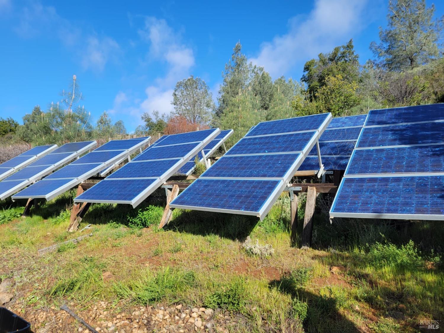 Detail Gallery Image 6 of 45 For 7490 Walnut Ln, Lower Lake,  CA 95457 - 3 Beds | 2/1 Baths