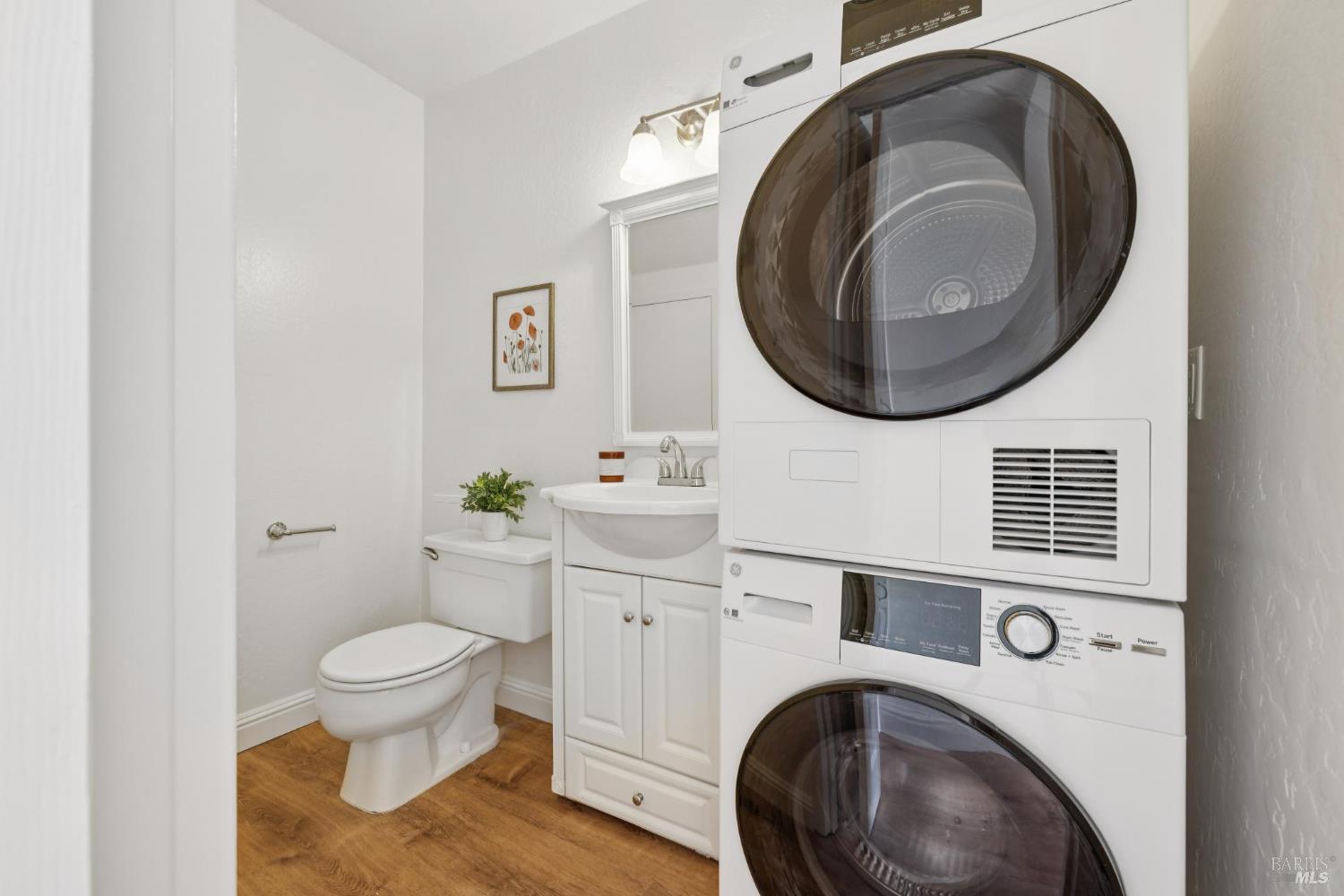 Detail Gallery Image 18 of 31 For 1542 Center Rd #103,  Novato,  CA 94947 - 2 Beds | 1/1 Baths