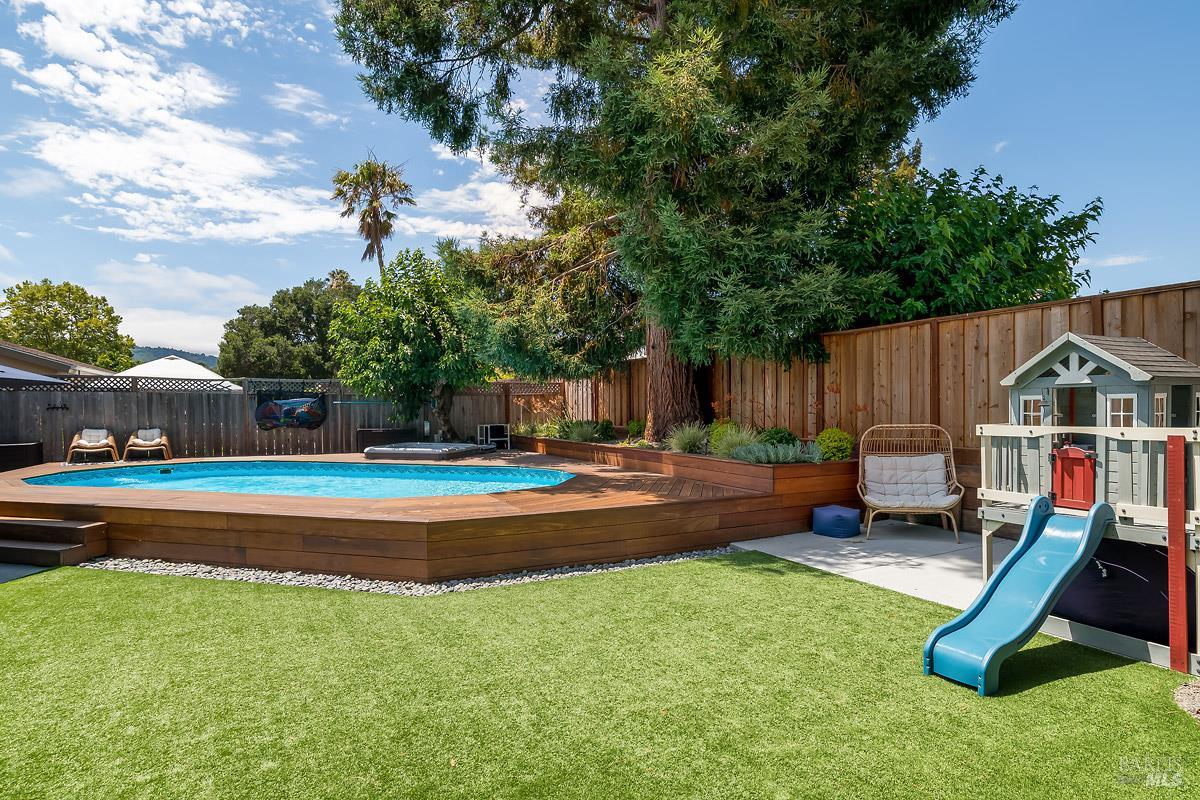 Detail Gallery Image 20 of 44 For 145 San Carlos Way, Novato,  CA 94945 - 4 Beds | 2 Baths