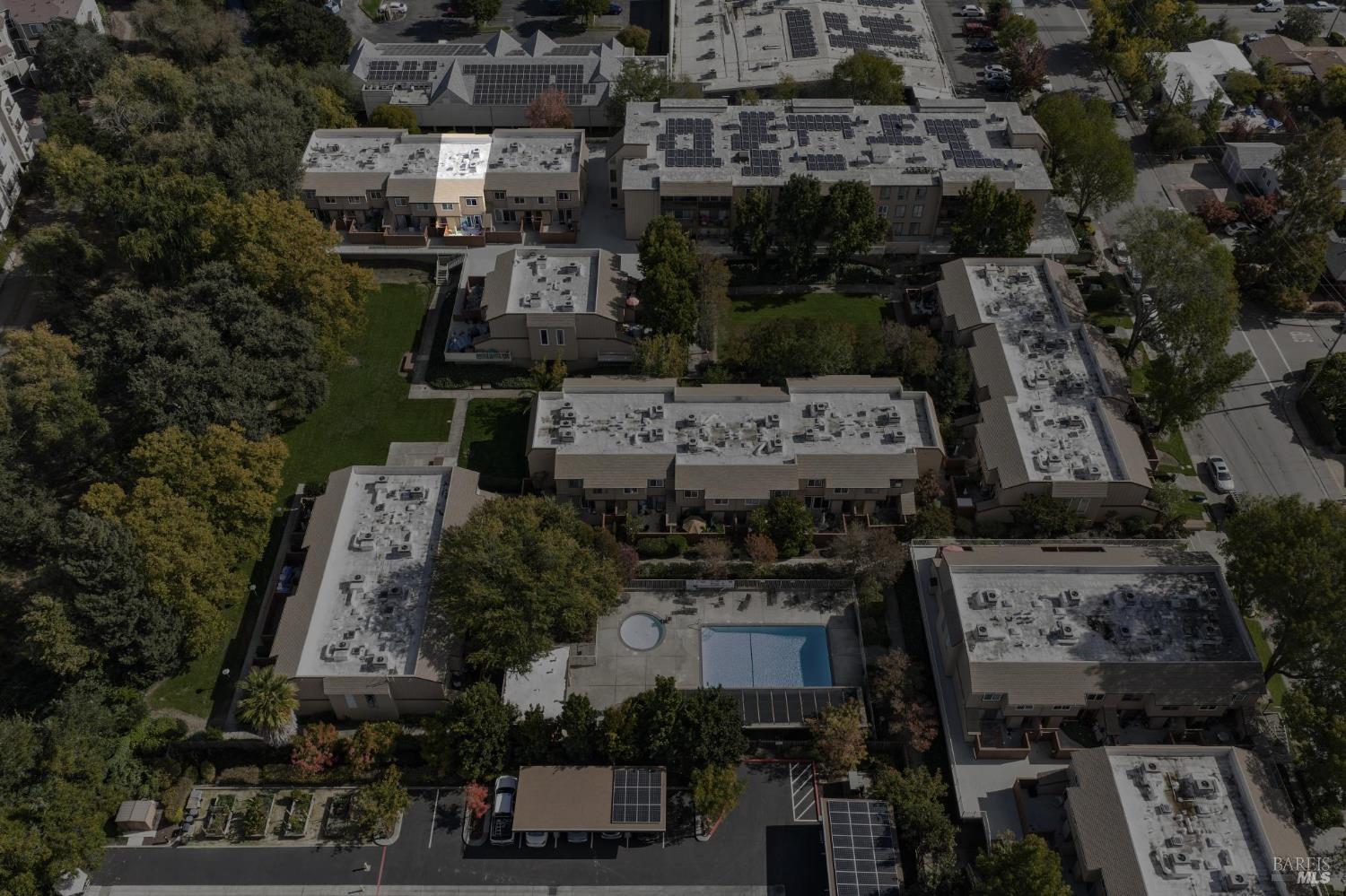 Detail Gallery Image 27 of 31 For 1542 Center Rd #103,  Novato,  CA 94947 - 2 Beds | 1/1 Baths